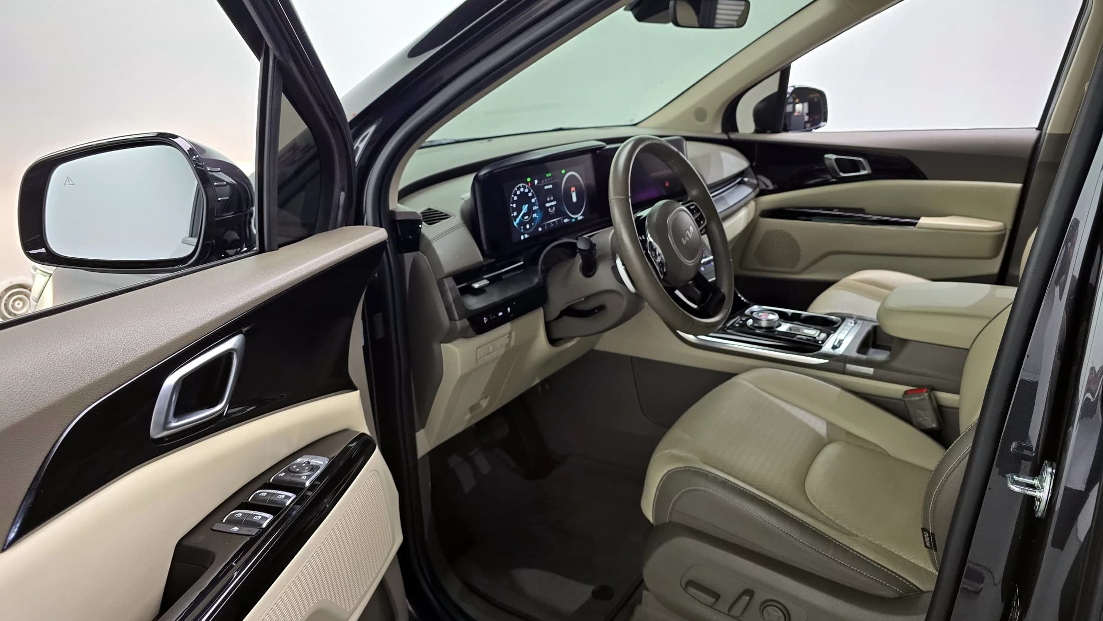 Kia Carnival Gasoline 7-Seater Outdoor Noblesse, 2023 г. 36616 км. — фото 10