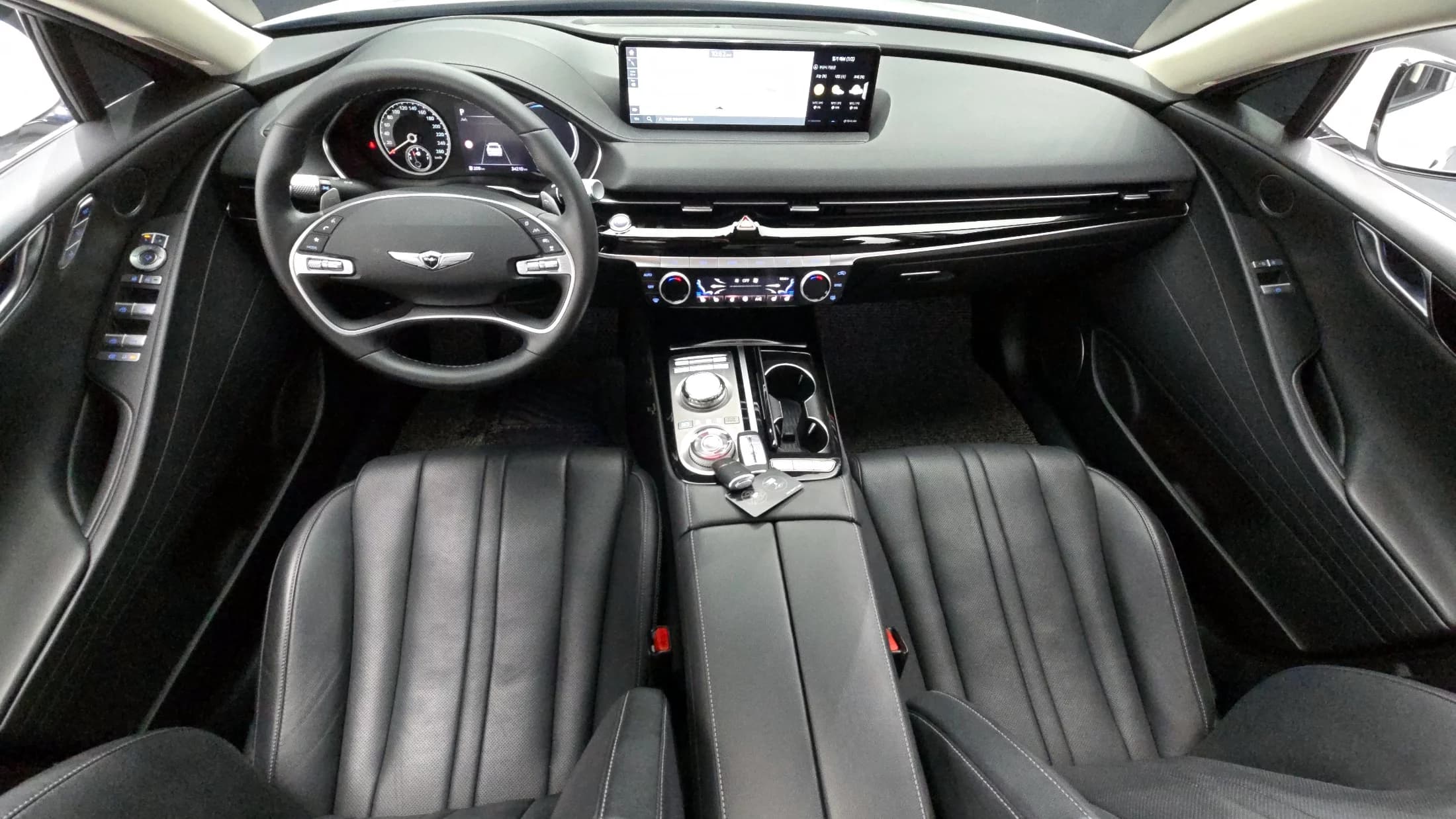 Genesis G80 Gasoline 2.5 Turbo 2WD, 2023 г. 34271 км. — фото 7