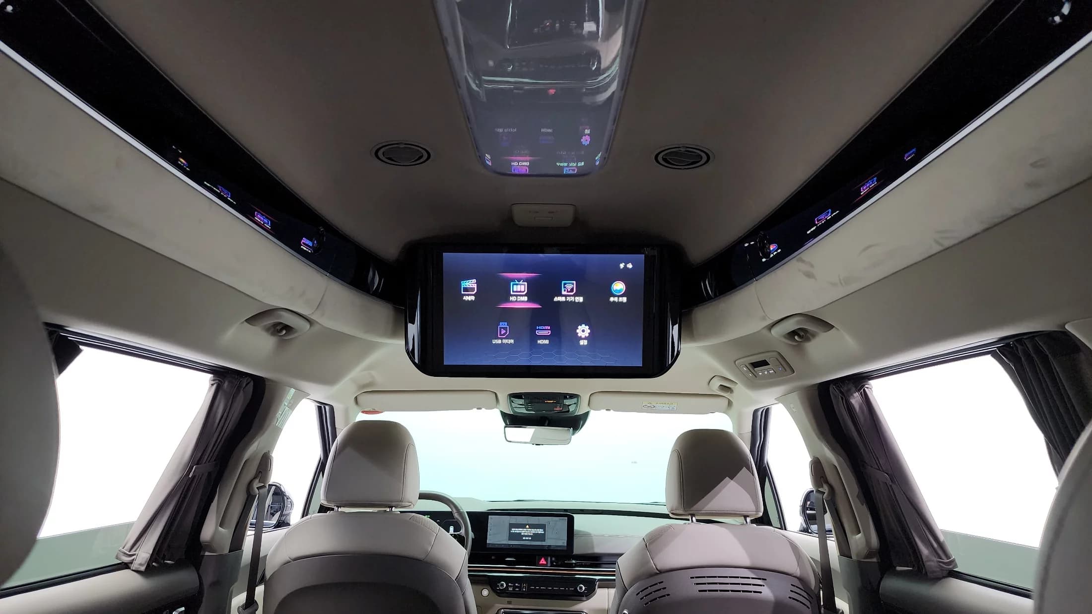 Kia Carnival Gasoline 4-Seater Hi Limousine Signature, 2025 г. 7079 км. — фото 19