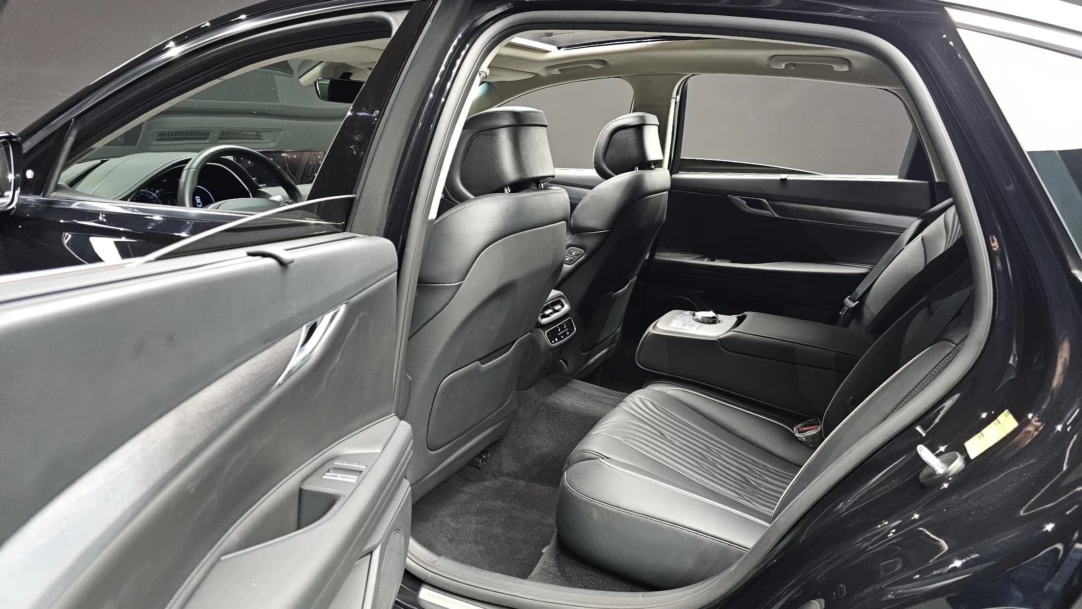 Genesis G80 Gasoline 3.5 Turbo AWD, 2023 г. 44050 км. — фото 12