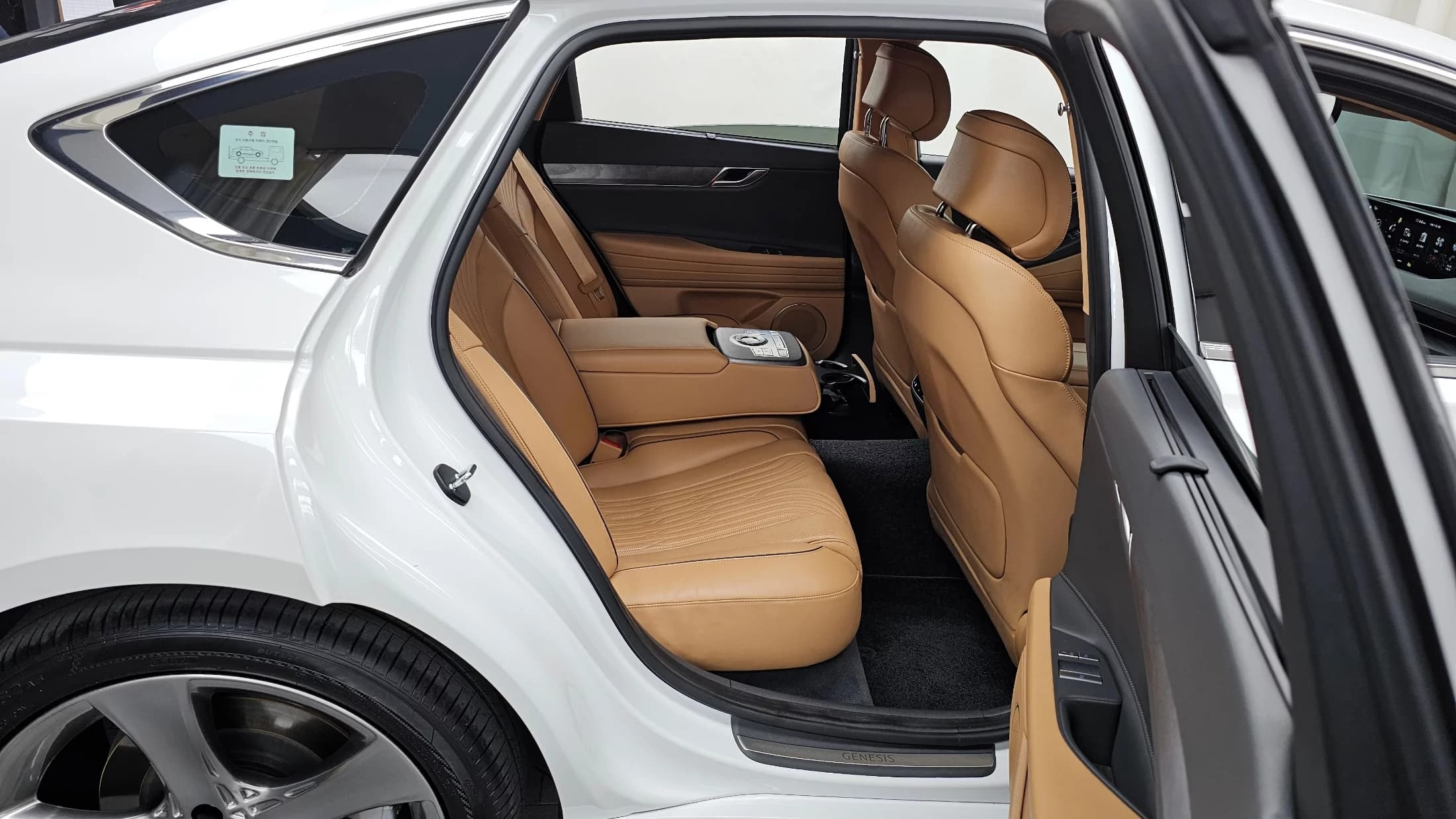 Genesis G80 Gasoline 2.5 Turbo AWD, 2021 г. 50957 км. — фото 12