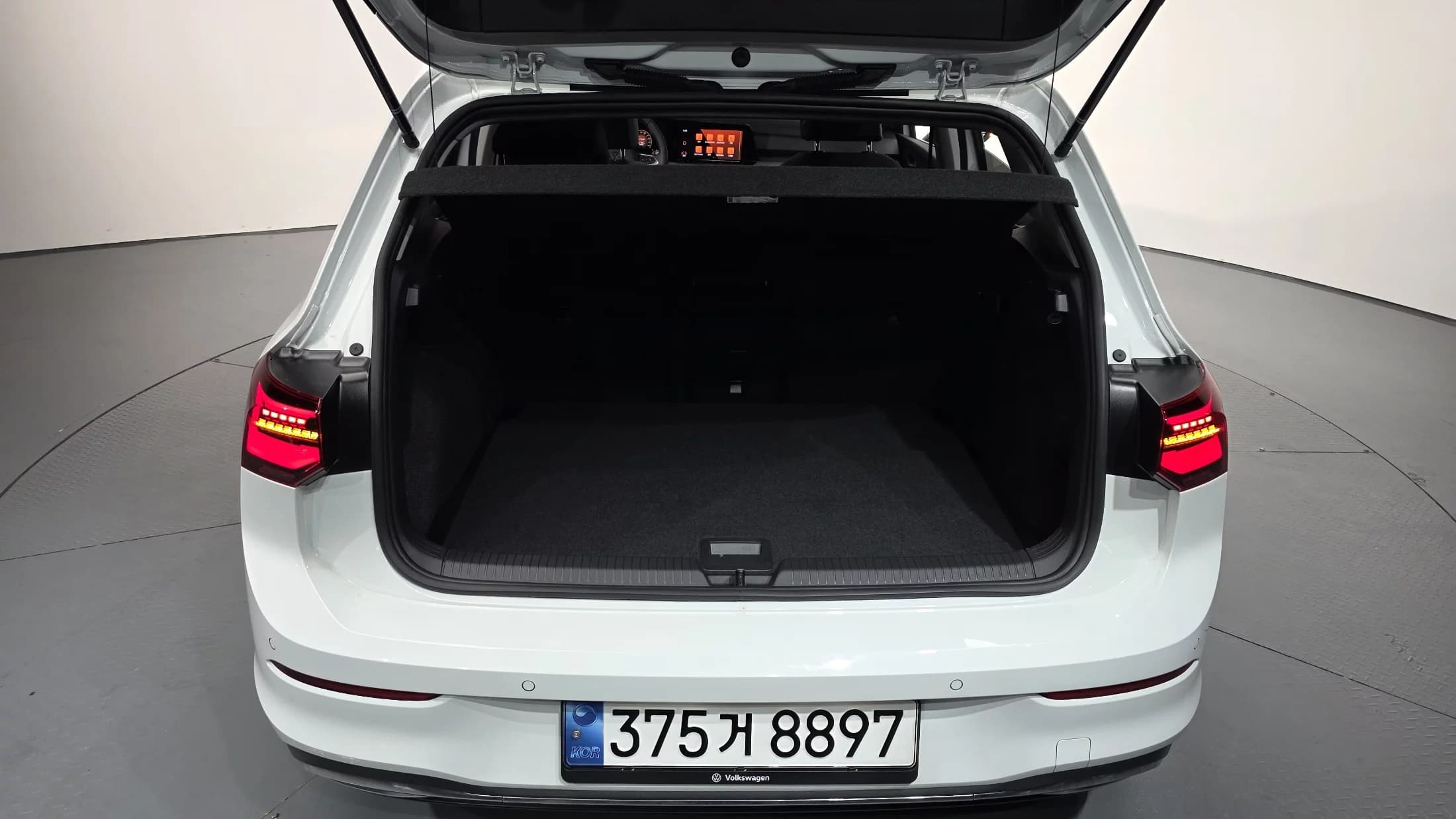 Volkswagen GOLF 2.0 TDI Prestige, 2024 г. 5623 км. — фото 19