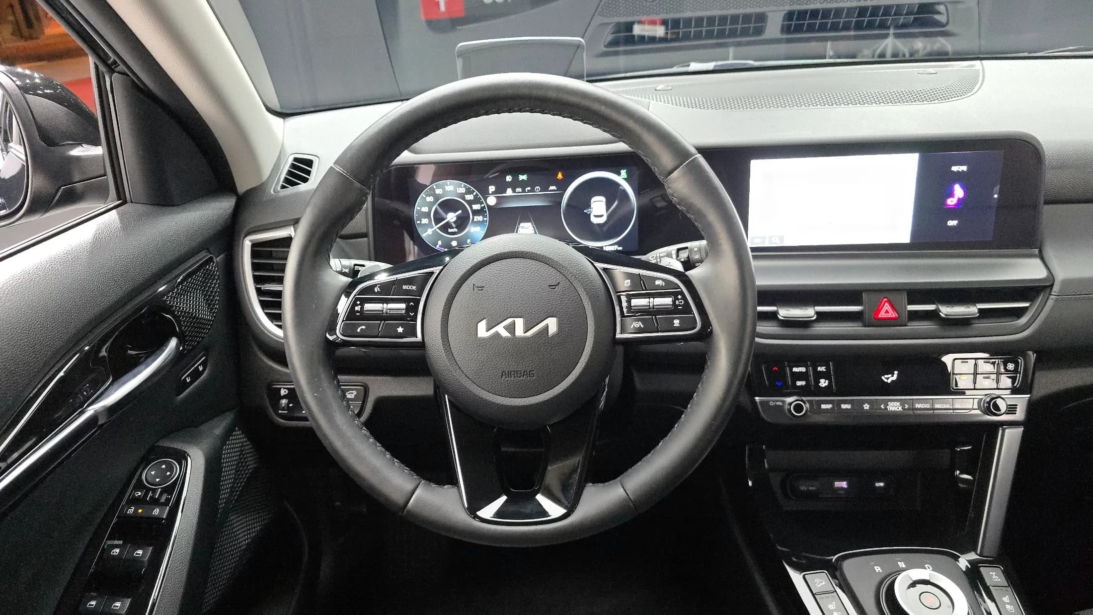 Kia Seltos Gasoline 1.6 Turbo 4WD Gravity, 2023 г. 18352 км. — фото 13