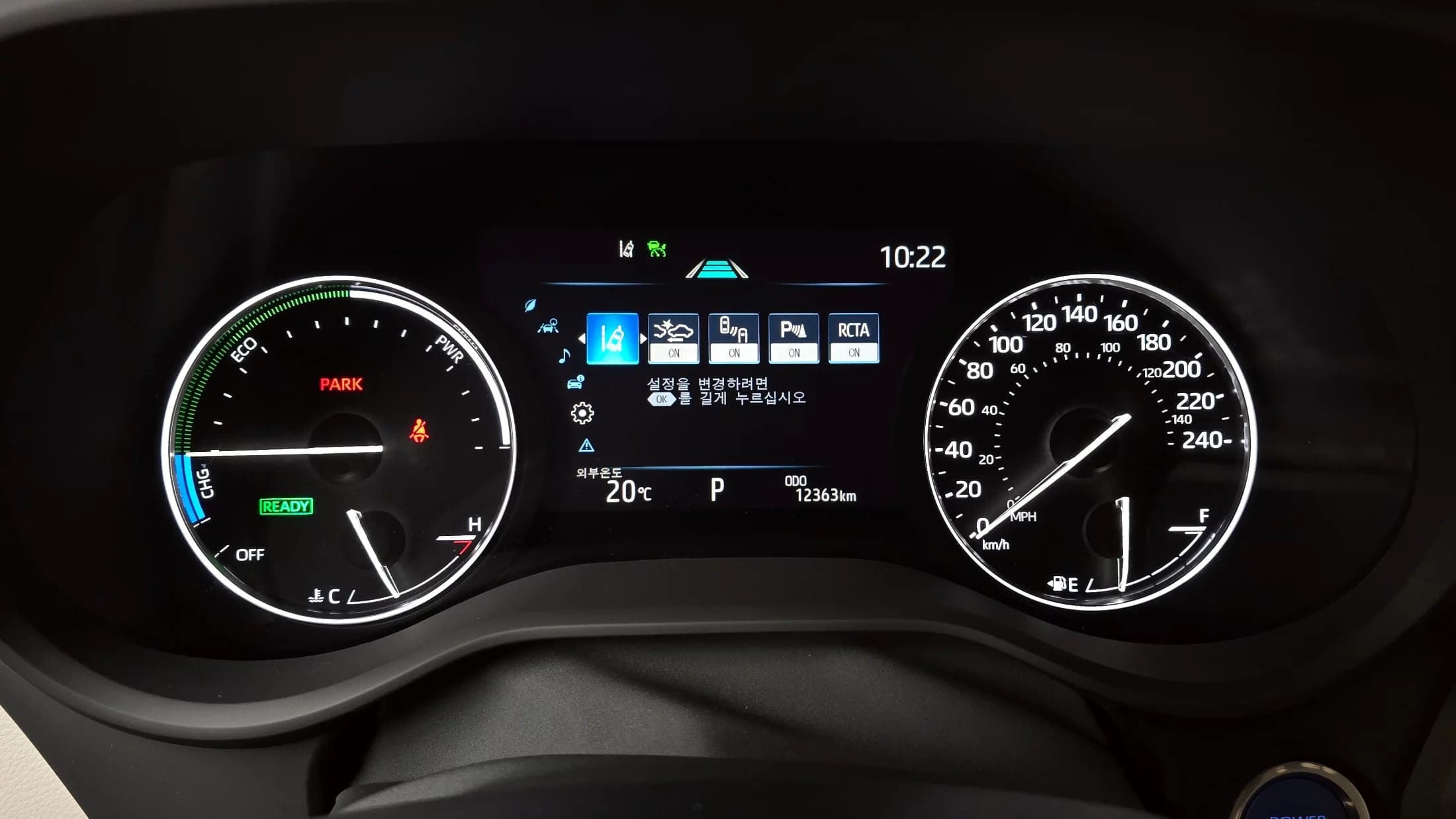 Toyota SIENNA 2.5 Hybrid 2WD, гибрид, 2023 г. 12404 км. — фото 8