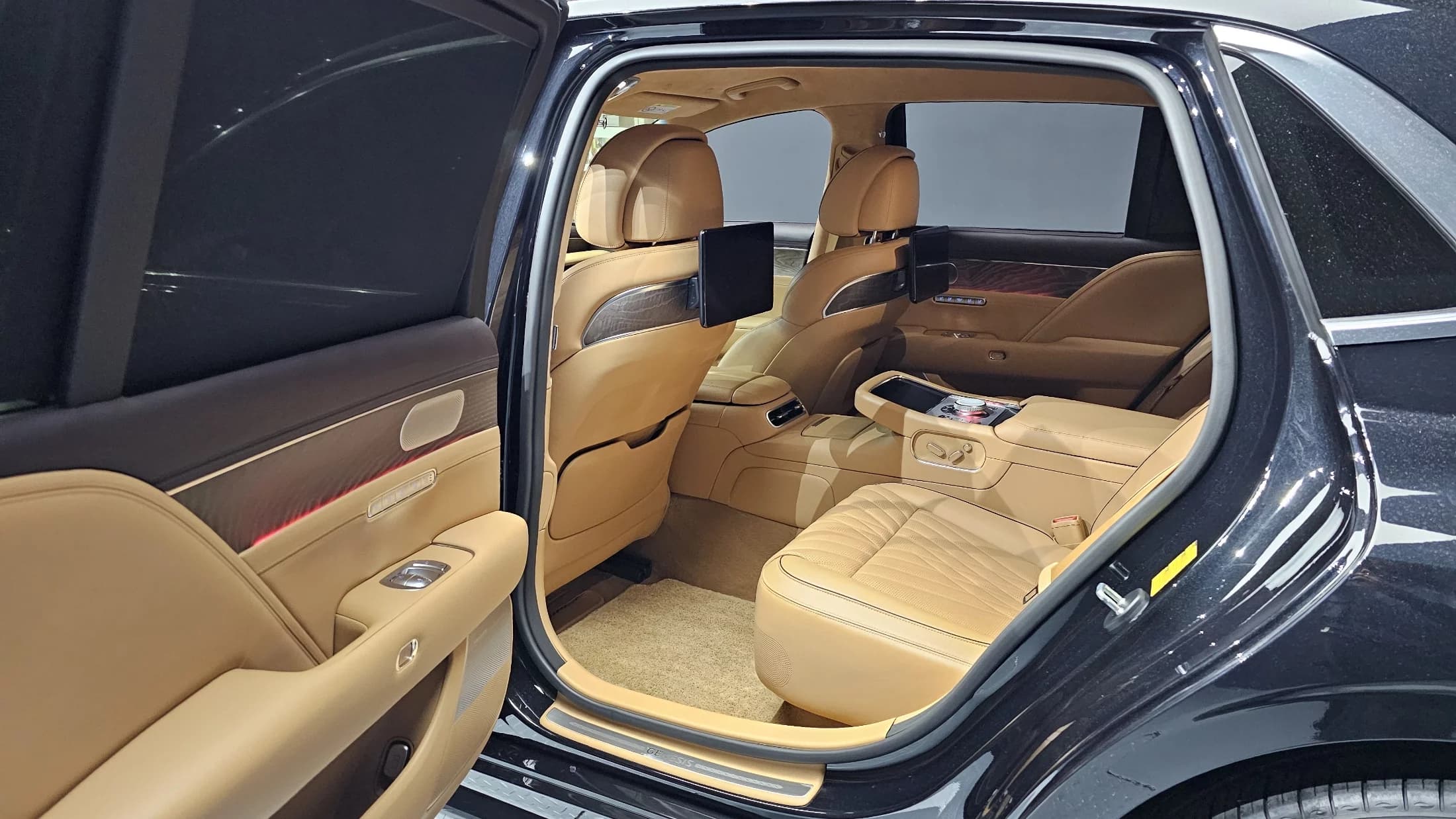 Genesis G90 Gasoline 3.5 Turbo AWD, 2022 г. 57877 км. — фото 12