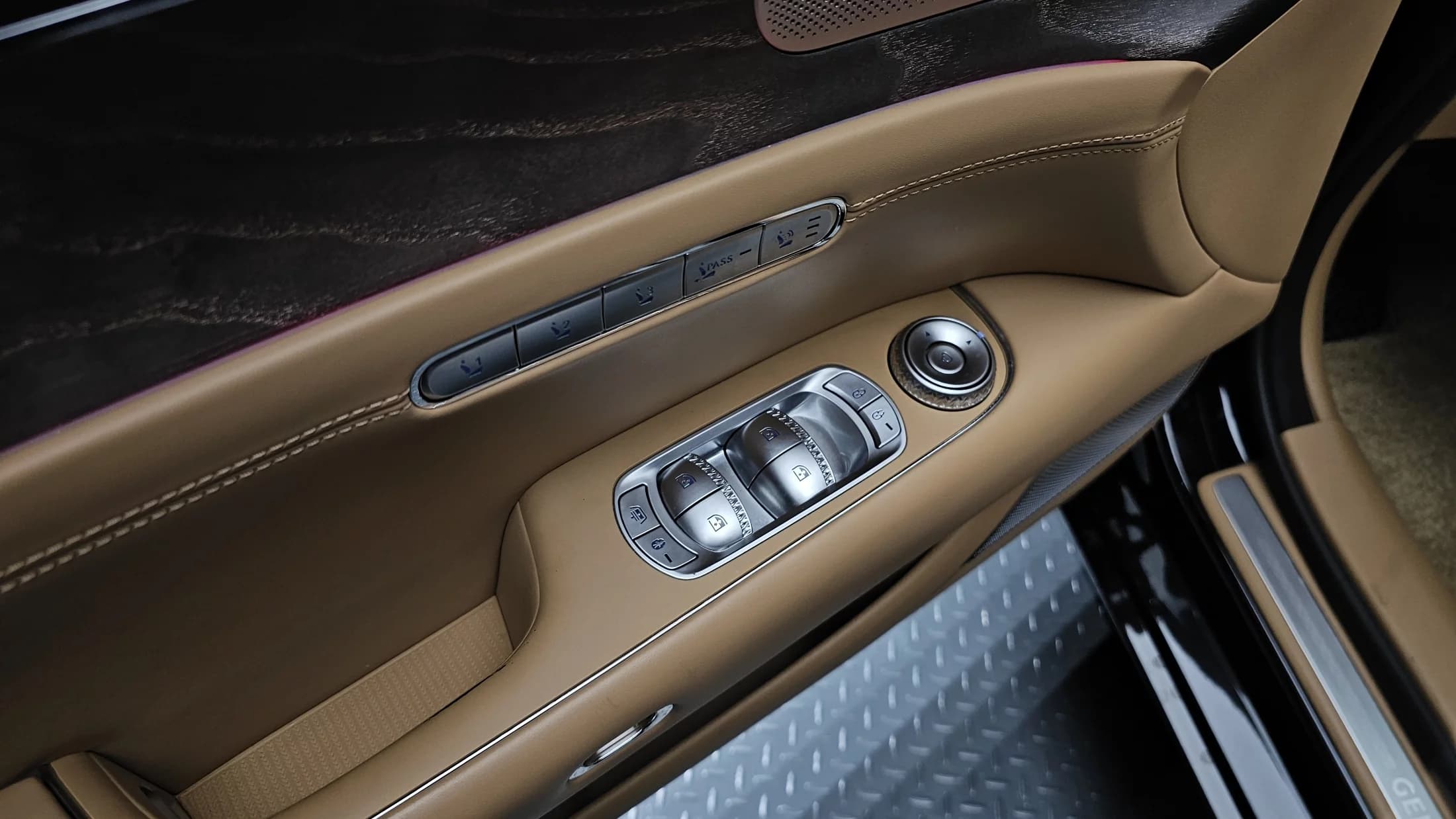 Genesis G90 Gasoline 3.5 Turbo AWD, 2022 г. 57877 км. — фото 16