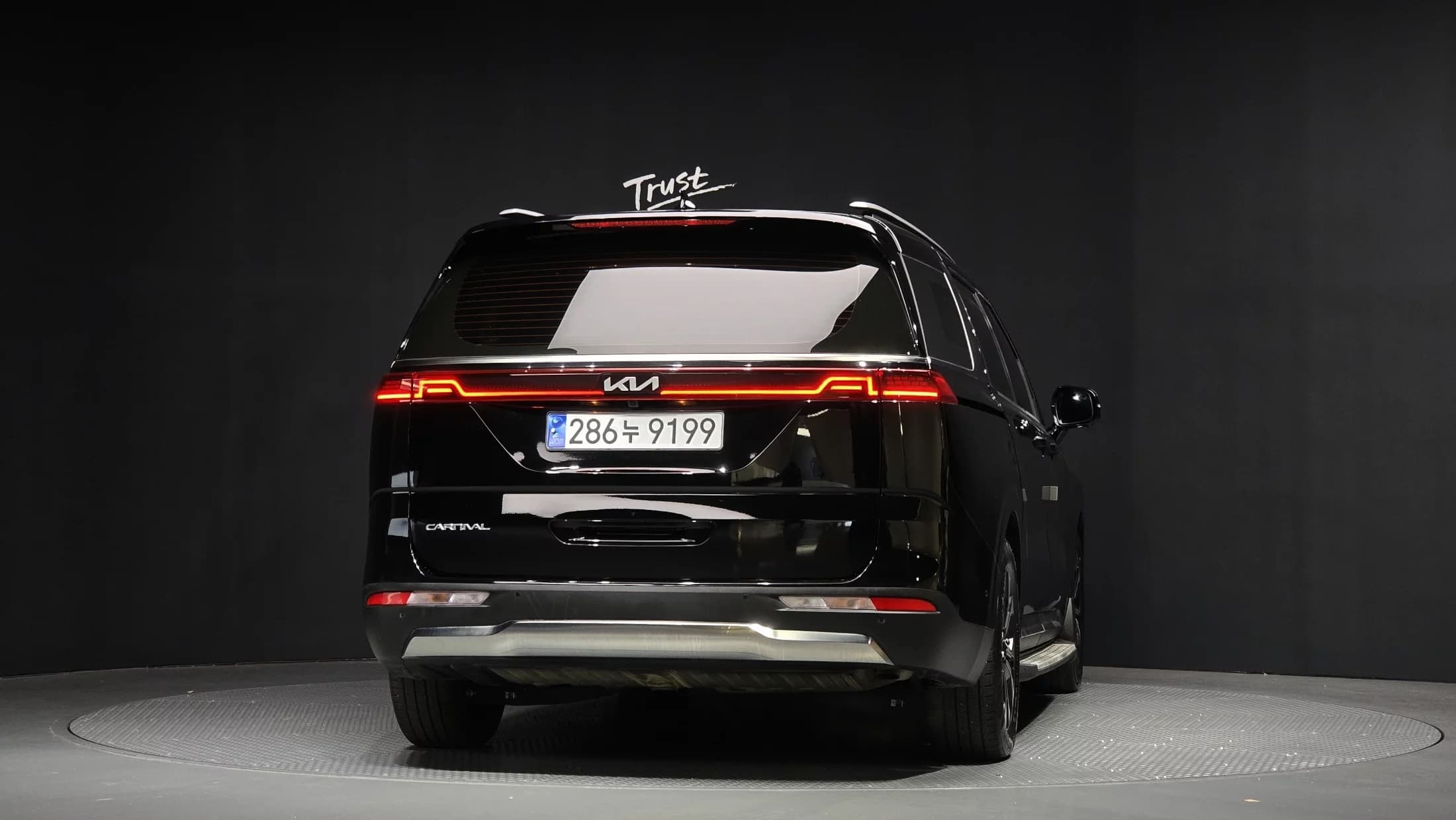 Kia Carnival Gasoline 9-Seater Signature, 2023 г. 49915 км. — фото 4