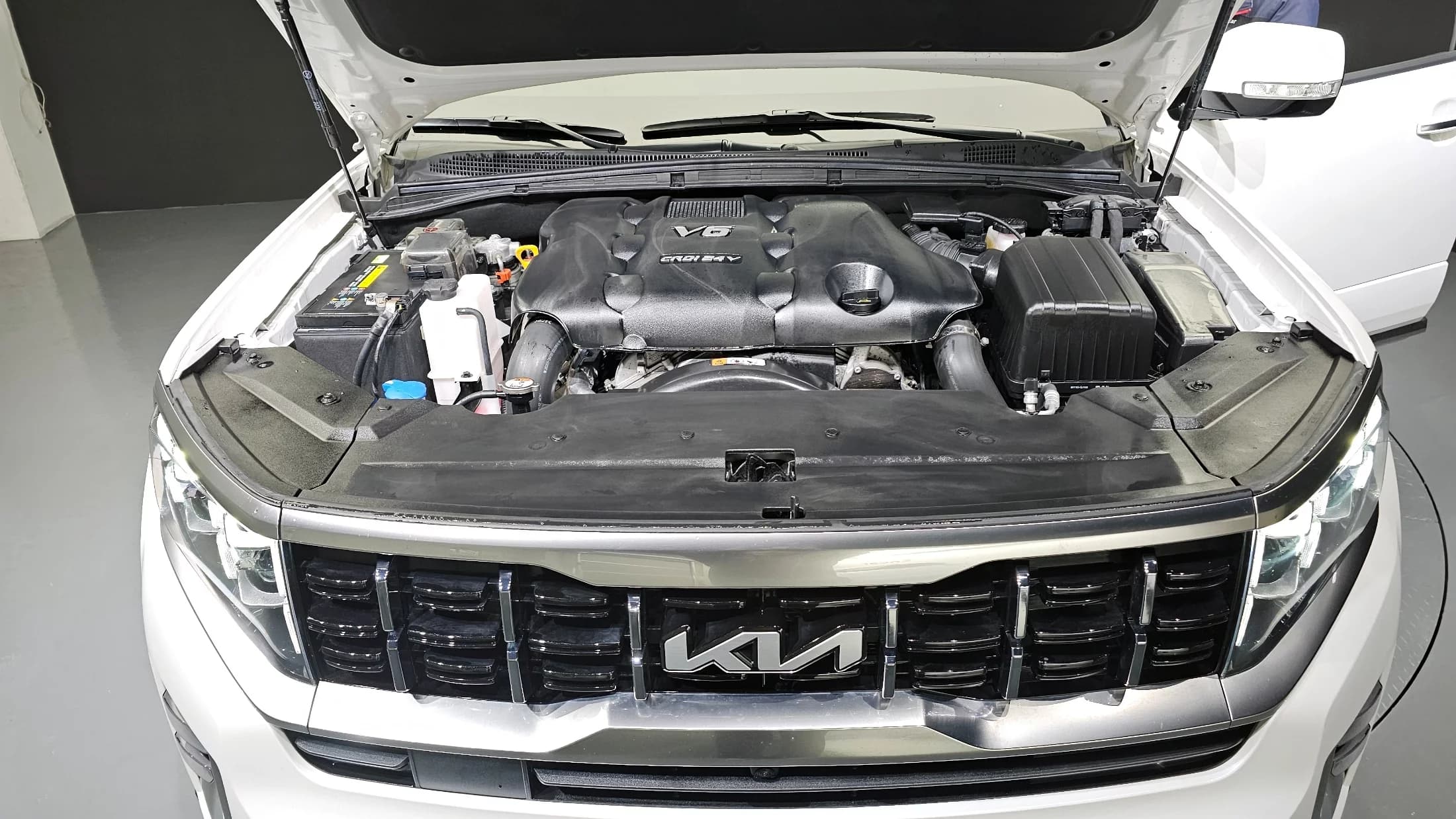 Kia Mohave Diesel 3.0 4WD 6-Seater Masters, 2023 г. 25889 км. — фото 6