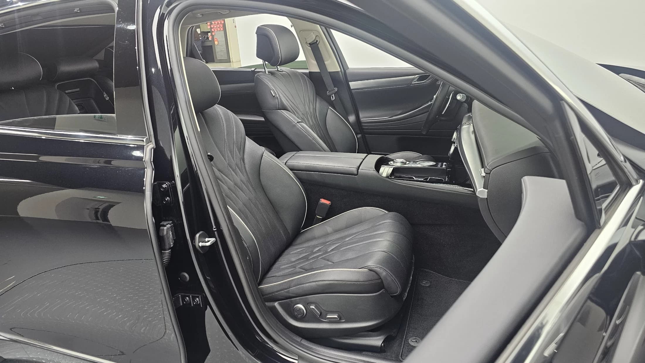 Genesis G80 Gasoline 2.5 Turbo AWD, 2022 г. 74708 км. — фото 11