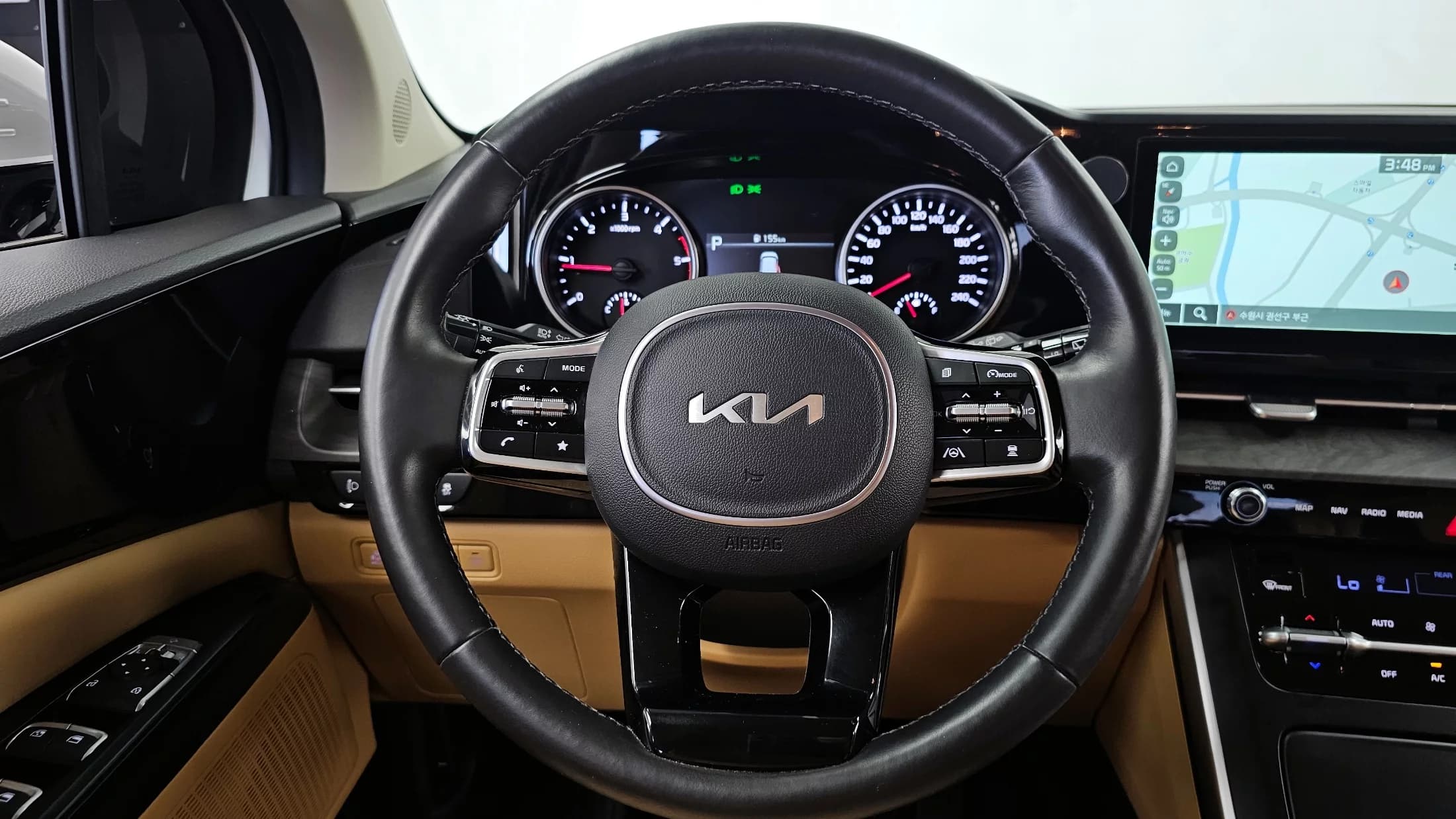 Kia Carnival 9-Seater Prestige, 2023 г. 108689 км. — фото 13