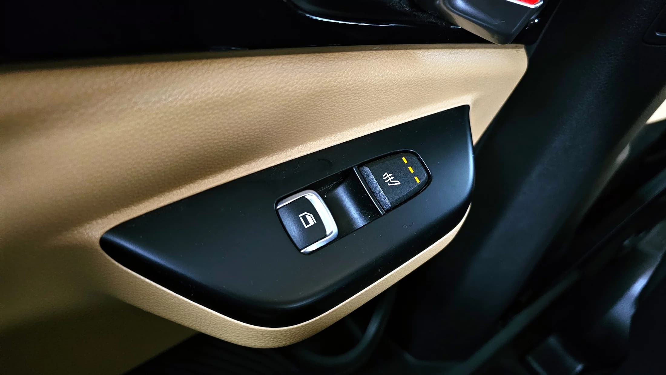 Kia Carnival 9-Seater Prestige, 2023 г. 108689 км. — фото 19