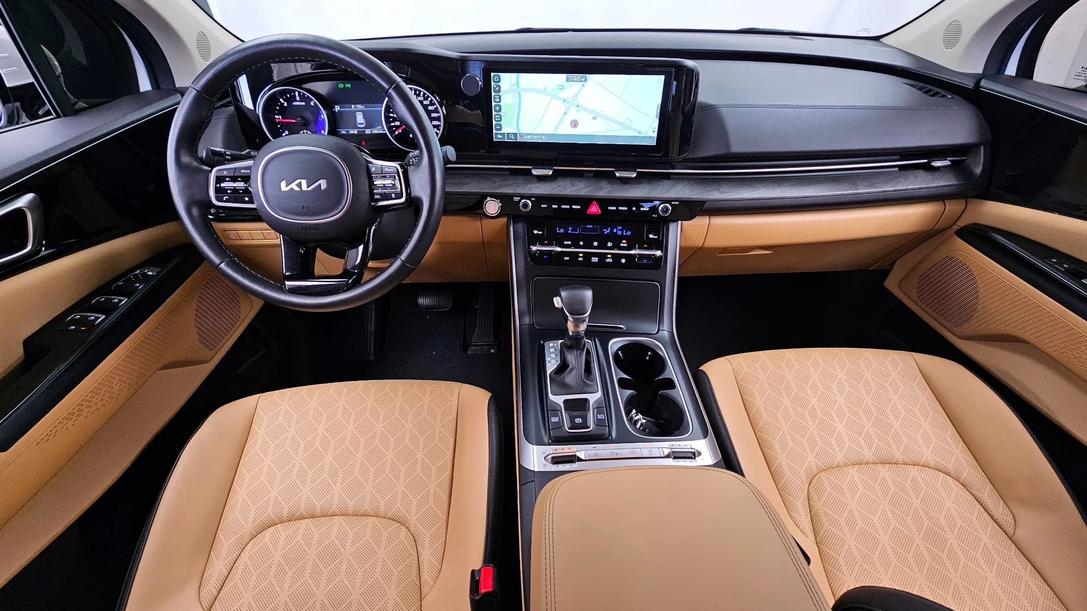 Kia Carnival 9-Seater Prestige, 2023 г. 108689 км. — фото 7