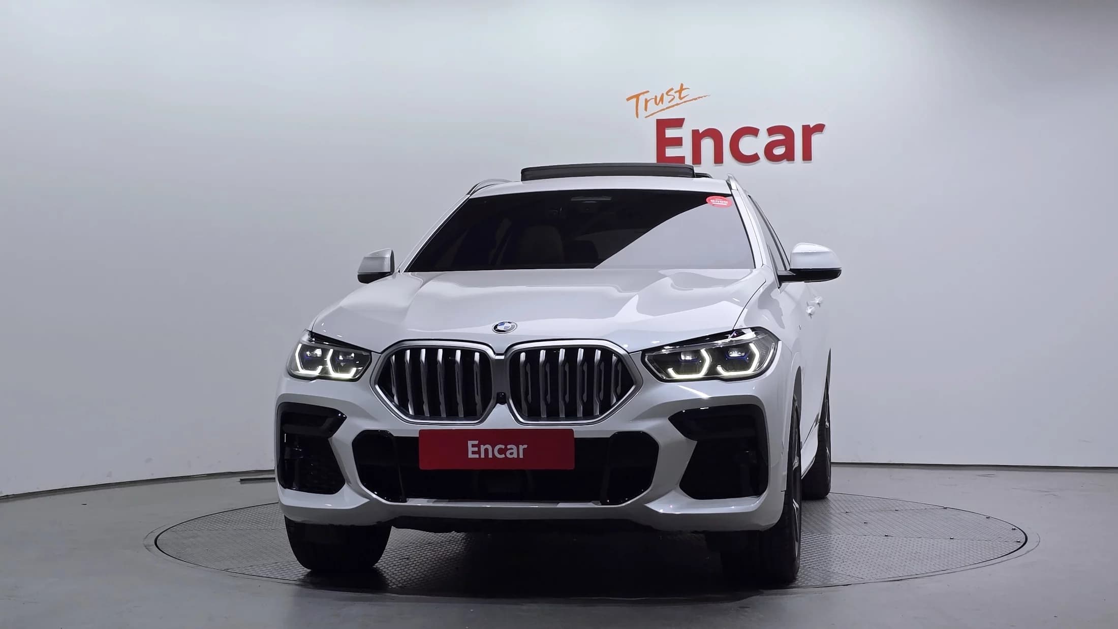 BMW X6 xDrive40i M Sport, 2023 г. 37316 км. — фото 3