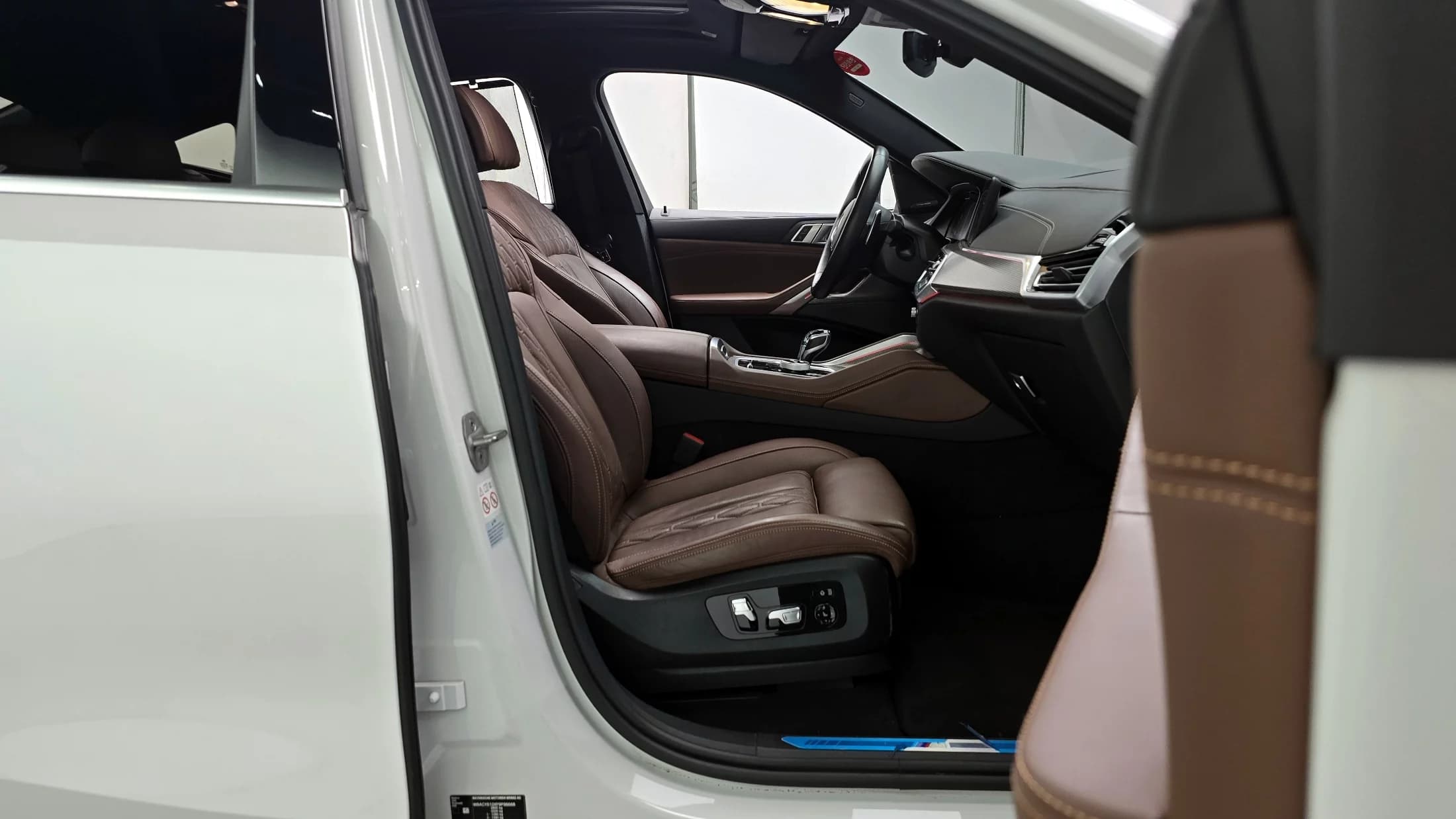 BMW X6 xDrive40i M Sport, 2023 г. 37316 км. — фото 10