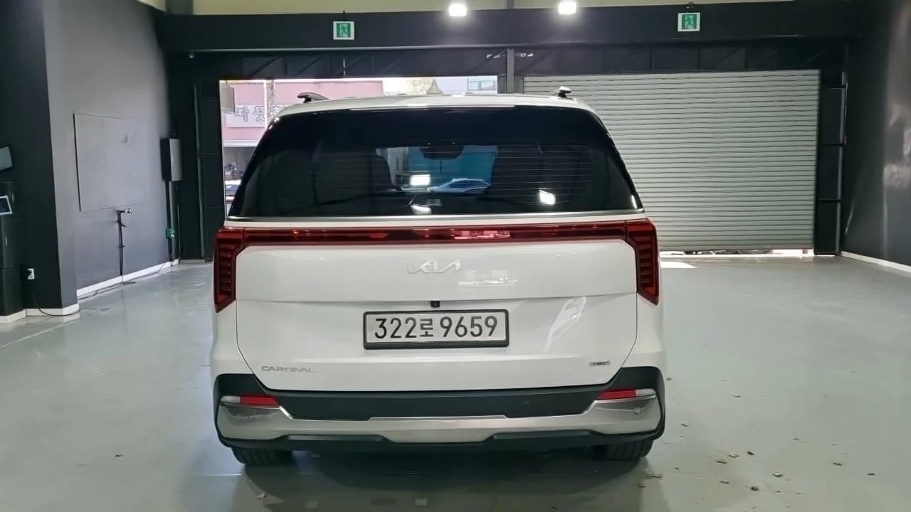 Kia Carnival HEV 9seater Signature, гибрид, 2024 г. 24476 км. — фото 4