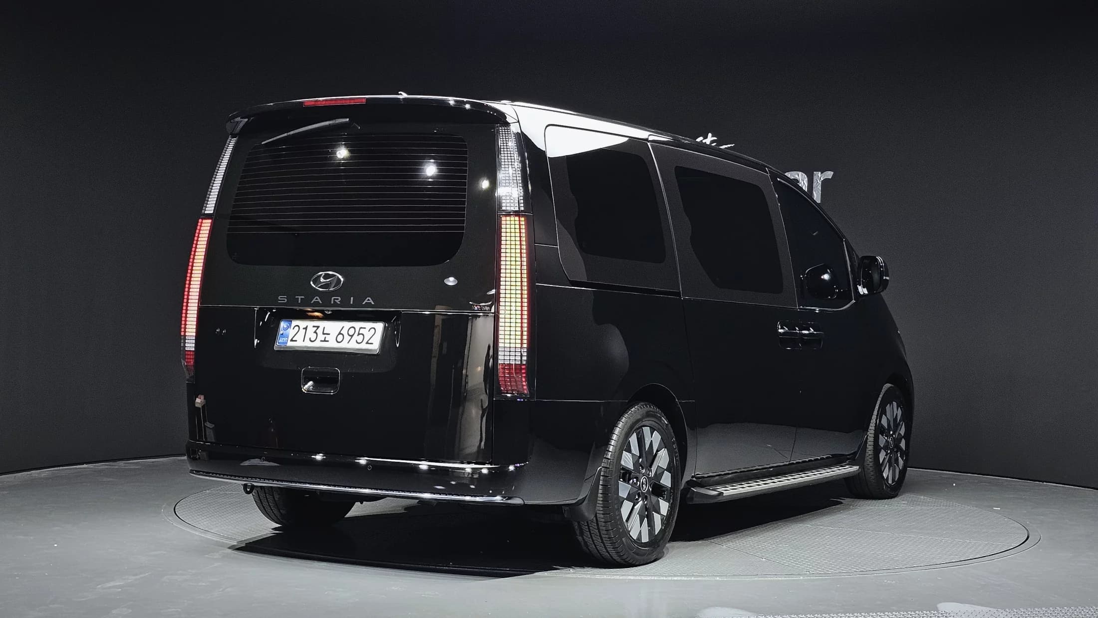 Hyundai Staria Lounge 7-Seater Inspiration, 2023 г. 138213 км. — фото 2