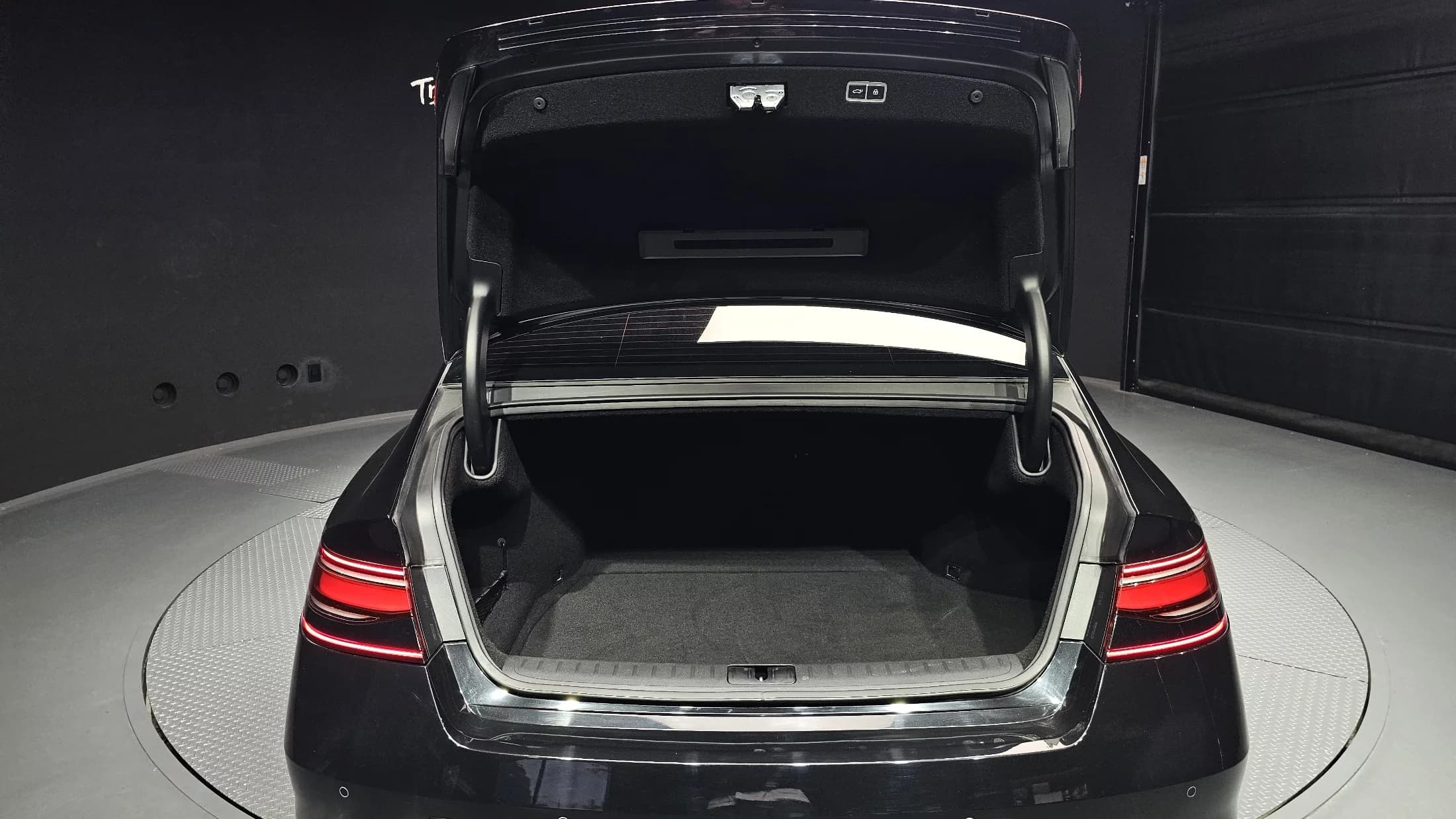 Genesis G90 Gasoline 3.5 Turbo AWD, 2022 г. 43926 км. — фото 20