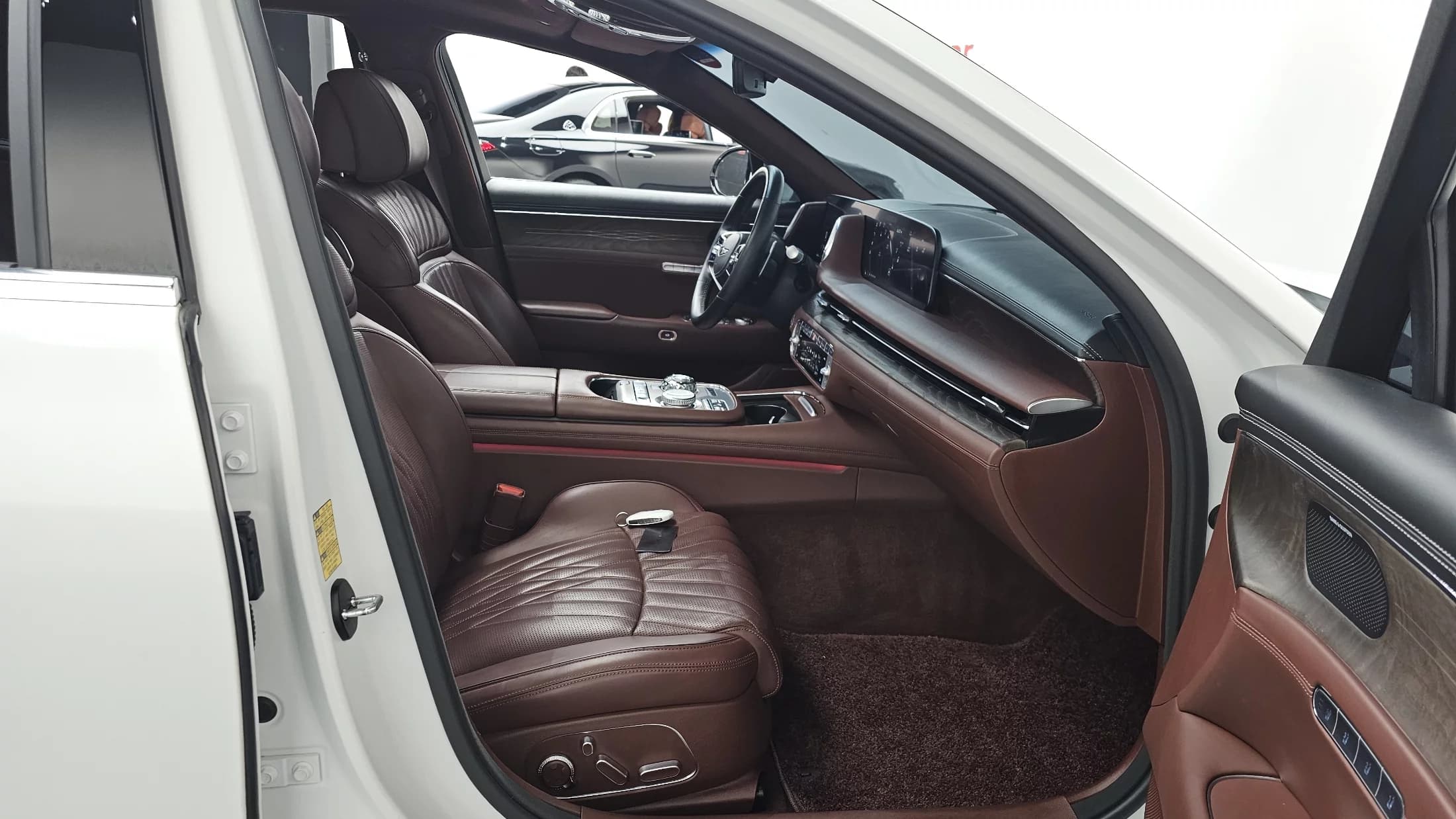 Genesis G90 Gasoline 3.5 Turbo AWD, 2022 г. 66069 км. — фото 11