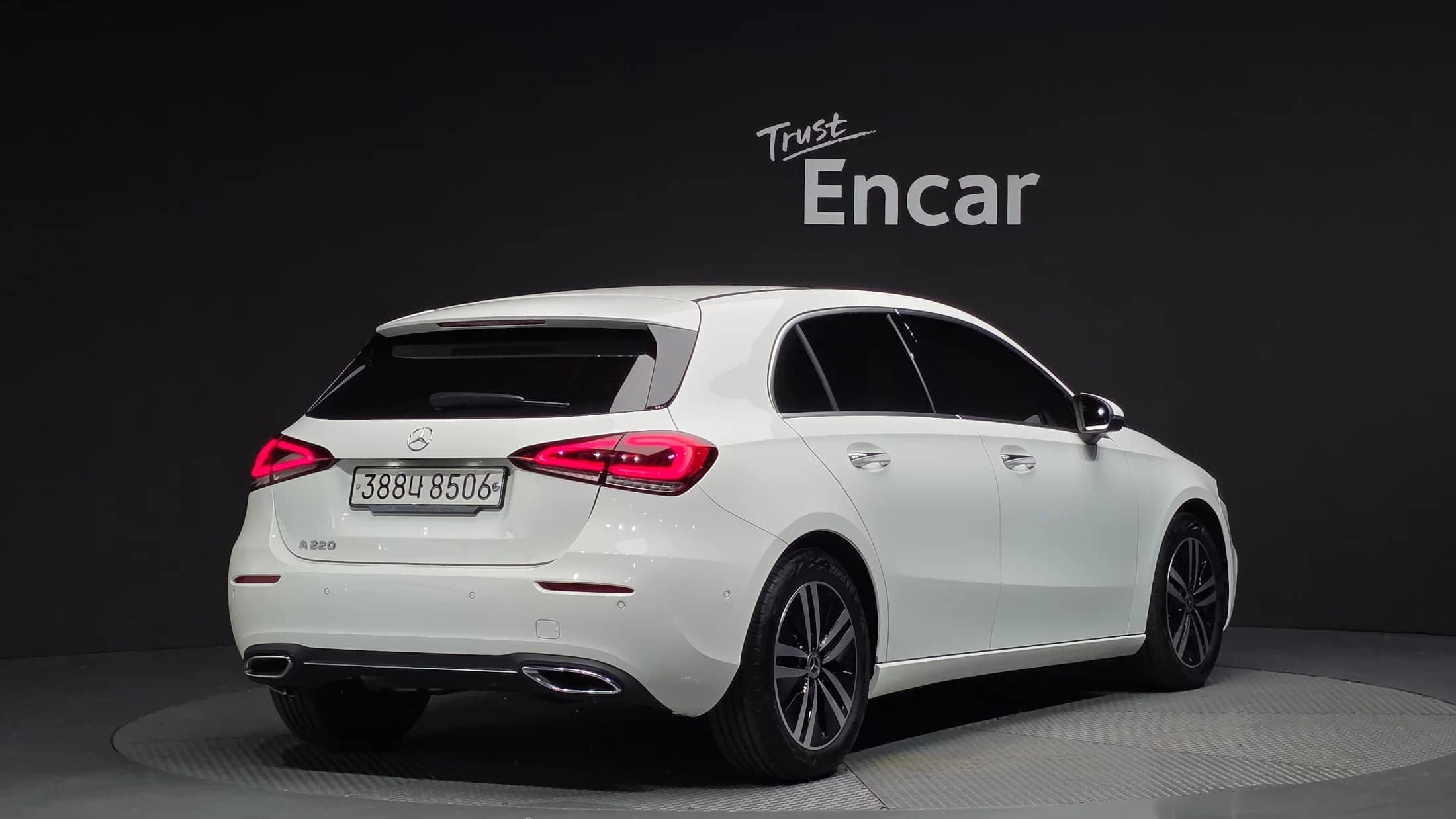 Mercedes-Benz A-Class A220 Hatchback, 2021 г. 7988 км. — фото 2