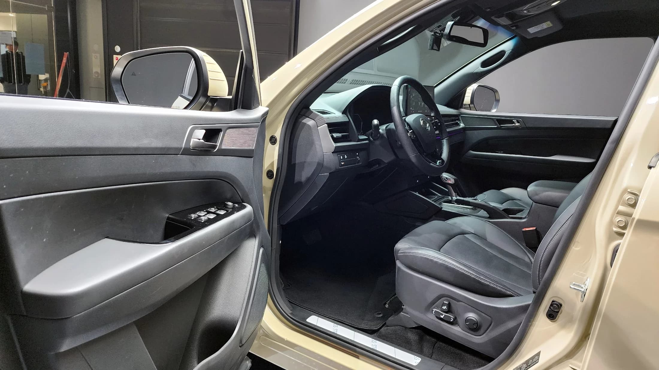 SsangYong Rexton Diesel 2.2 2WD Culman Noblesse, 2024 г. 20154 км. — фото 11