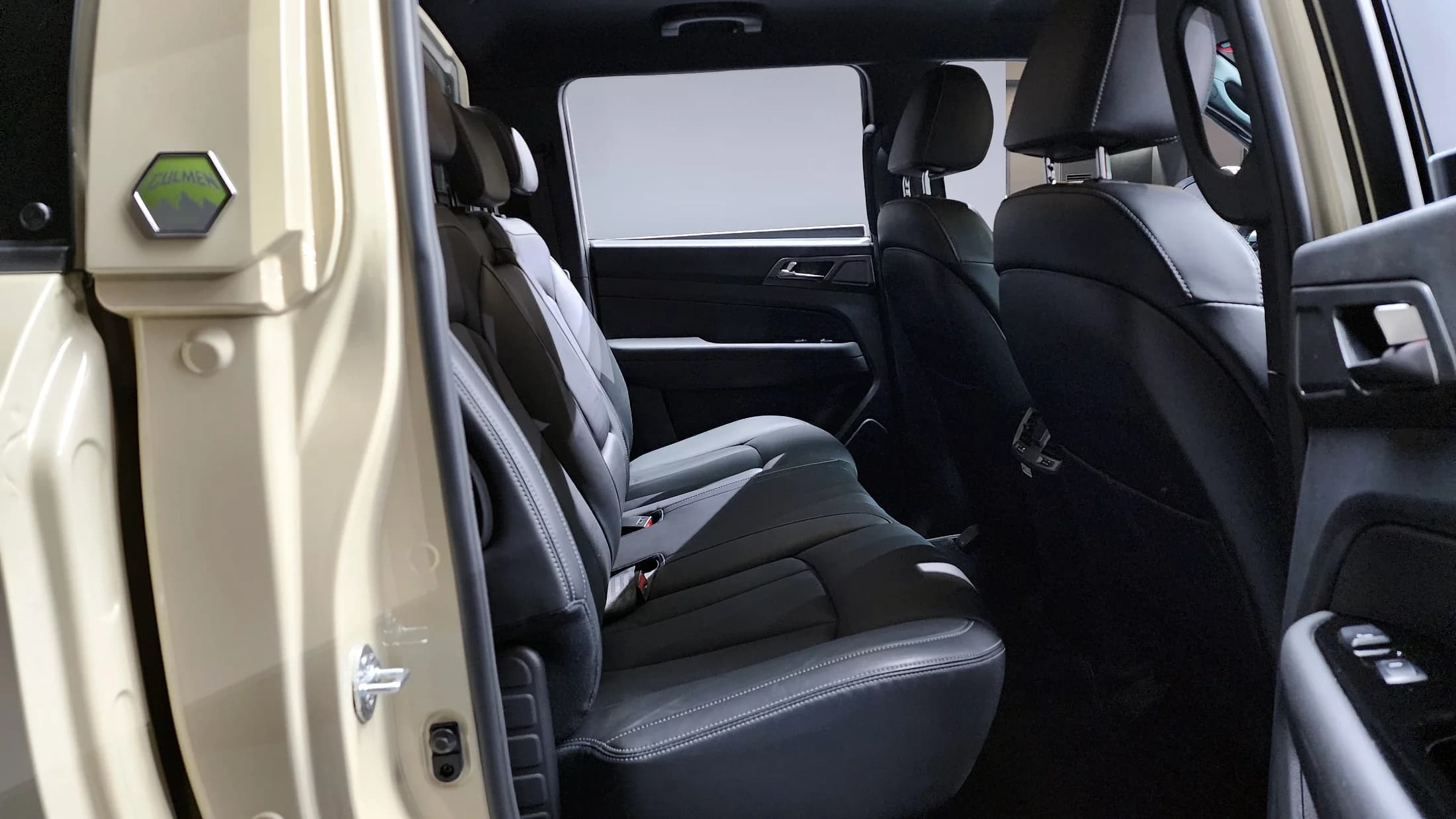 SsangYong Rexton Diesel 2.2 2WD Culman Noblesse, 2024 г. 20154 км. — фото 12