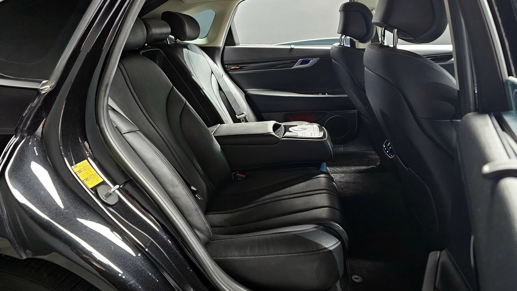 Genesis G80 Gasoline 2.5 Turbo 2WD, 2021 г. 77138 км. — фото 12