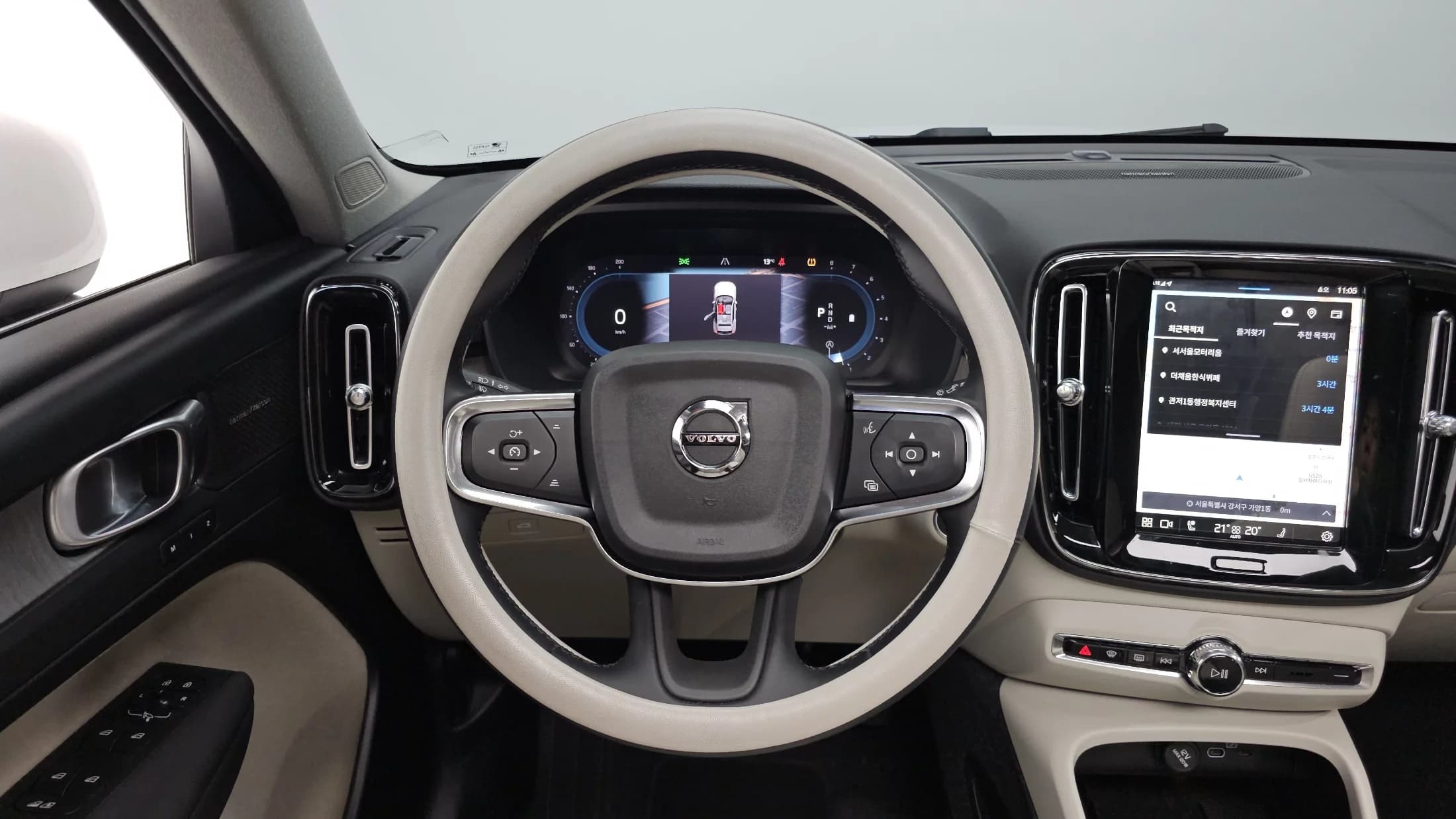 Volvo XC40 B4 Ultra Bright, 2024 г. 5759 км. — фото 13