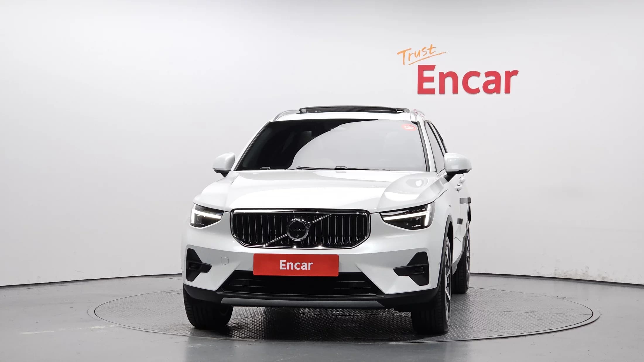 Volvo XC40 B4 Ultra Bright, 2024 г. 5759 км. — фото 3