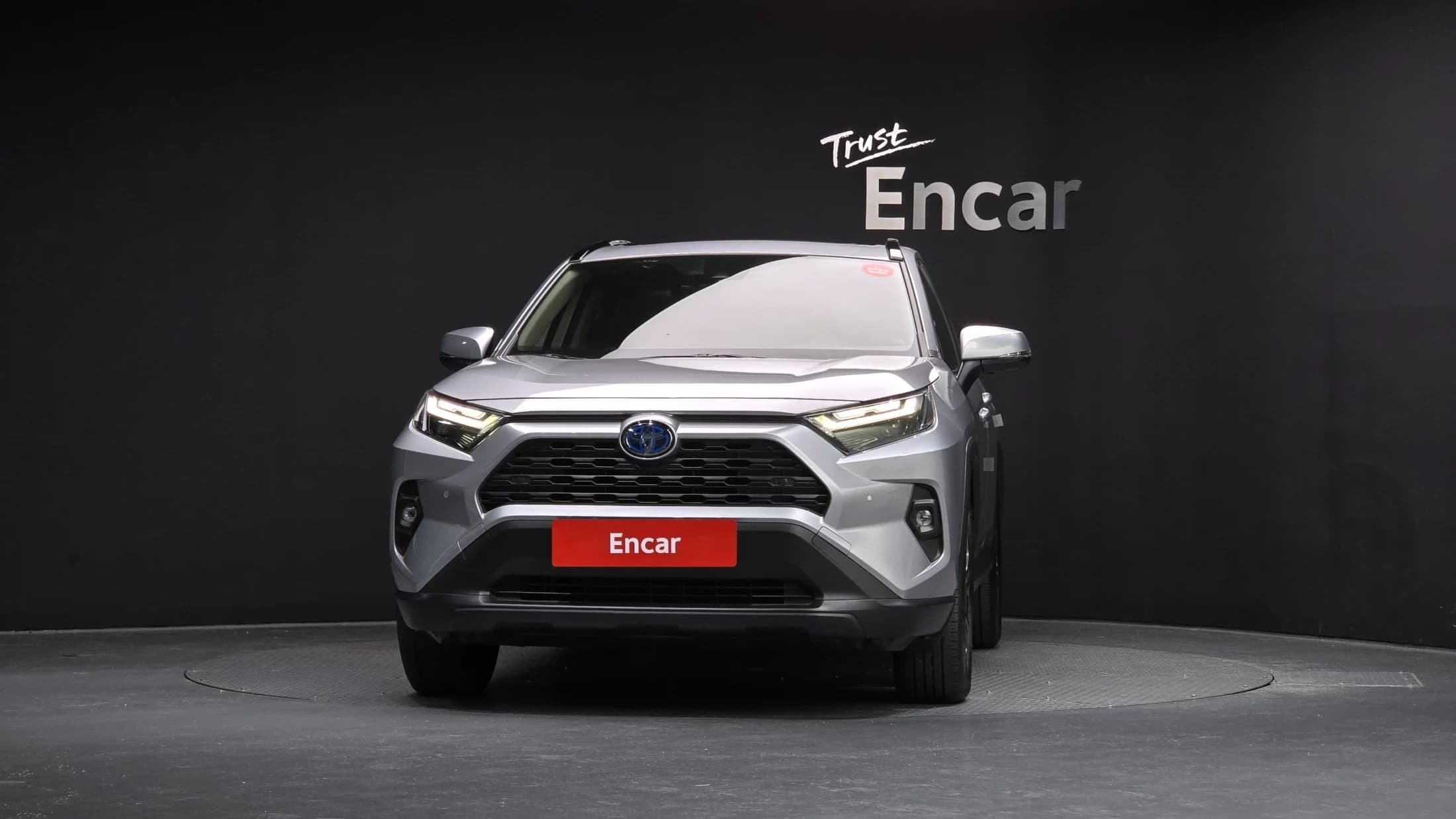 Toyota RAV4 2.5 2WD Hybrid XLE, гибрид, 2023 г. 64233 км. — фото 3