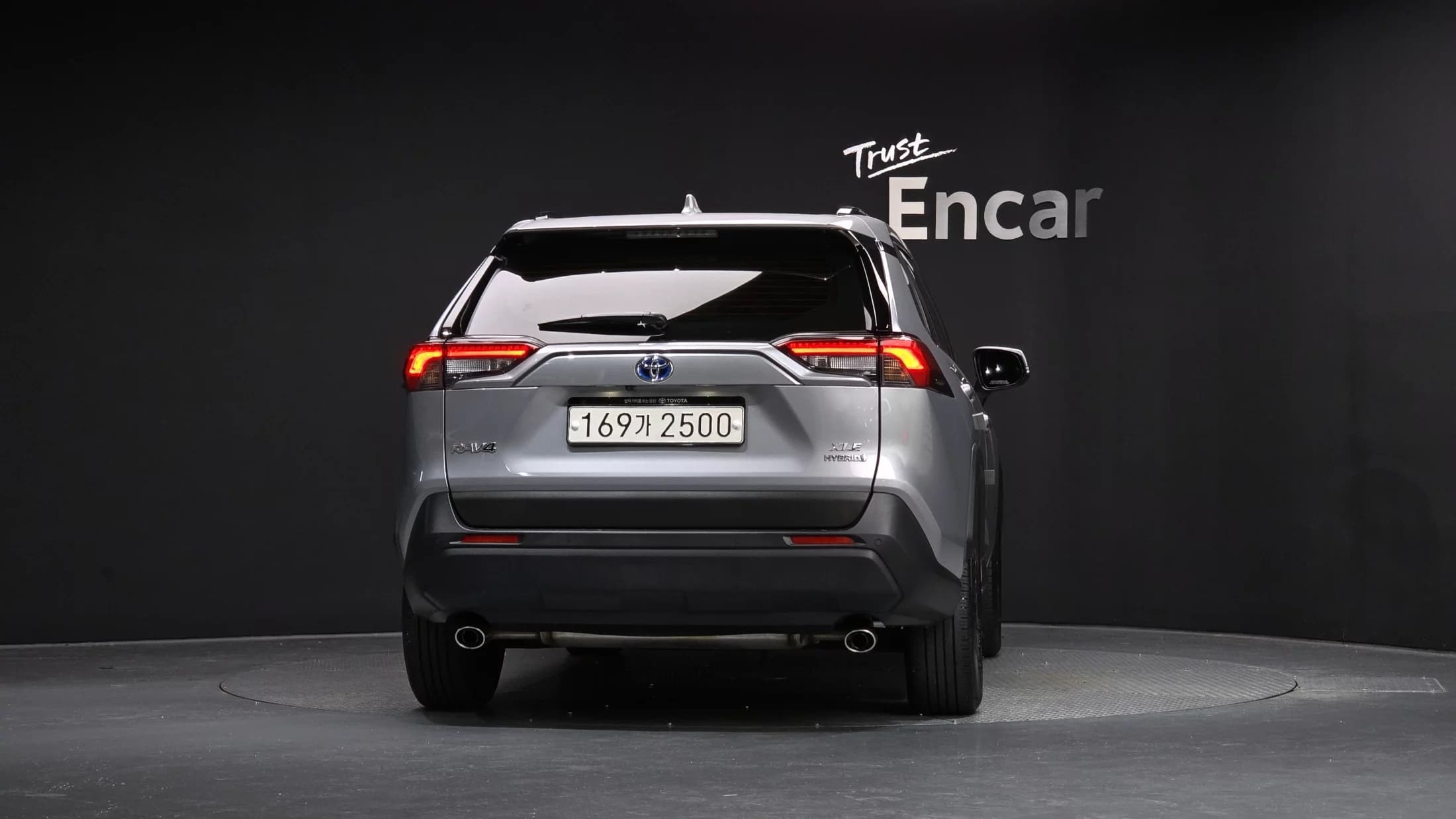 Toyota RAV4 2.5 2WD Hybrid XLE, гибрид, 2023 г. 64233 км. — фото 4