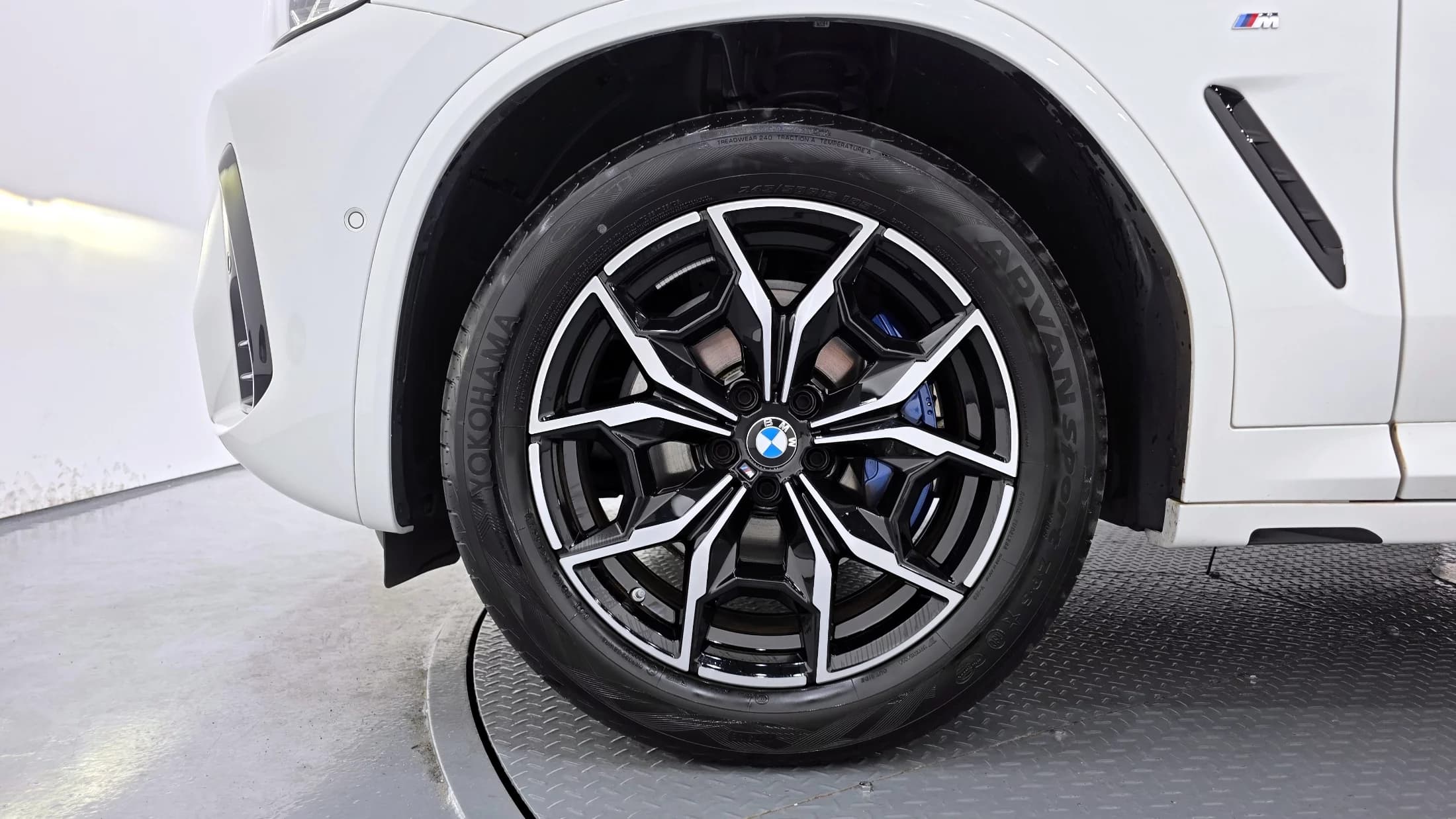 BMW X4 xDrive20i M Sport, 2023 г. 14915 км. — фото 5
