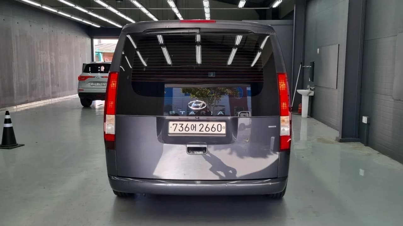 Hyundai Staria 4WD Tourer 11-Seater Modern, 2021 г. 10174 км. — фото 4