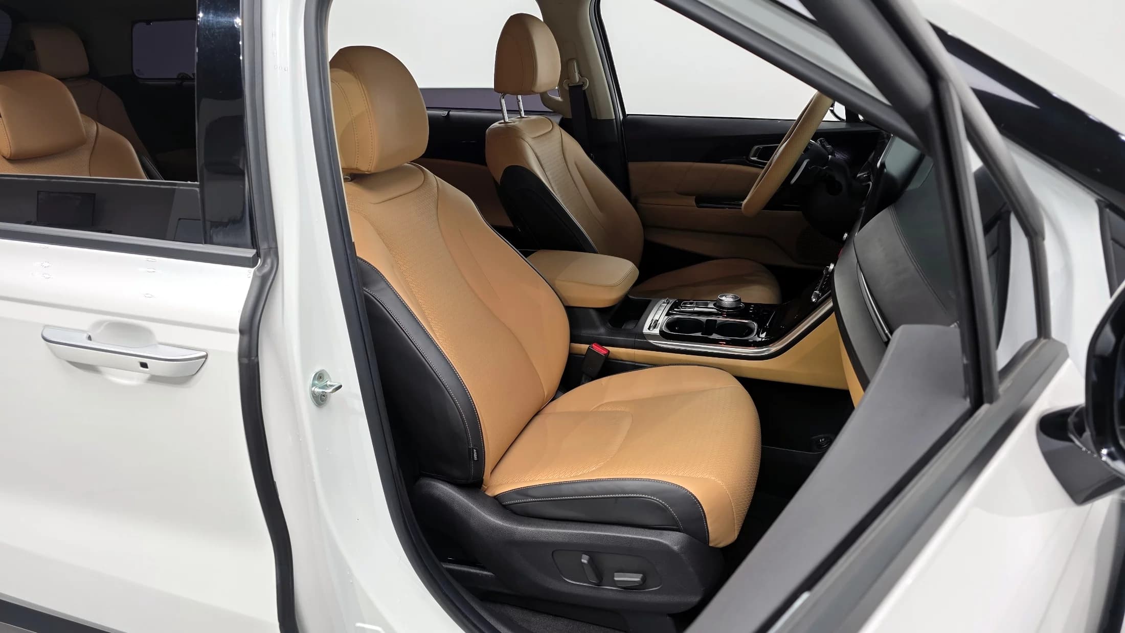 Kia Carnival 9-Seater Signature, 2021 г. 115461 км. — фото 10