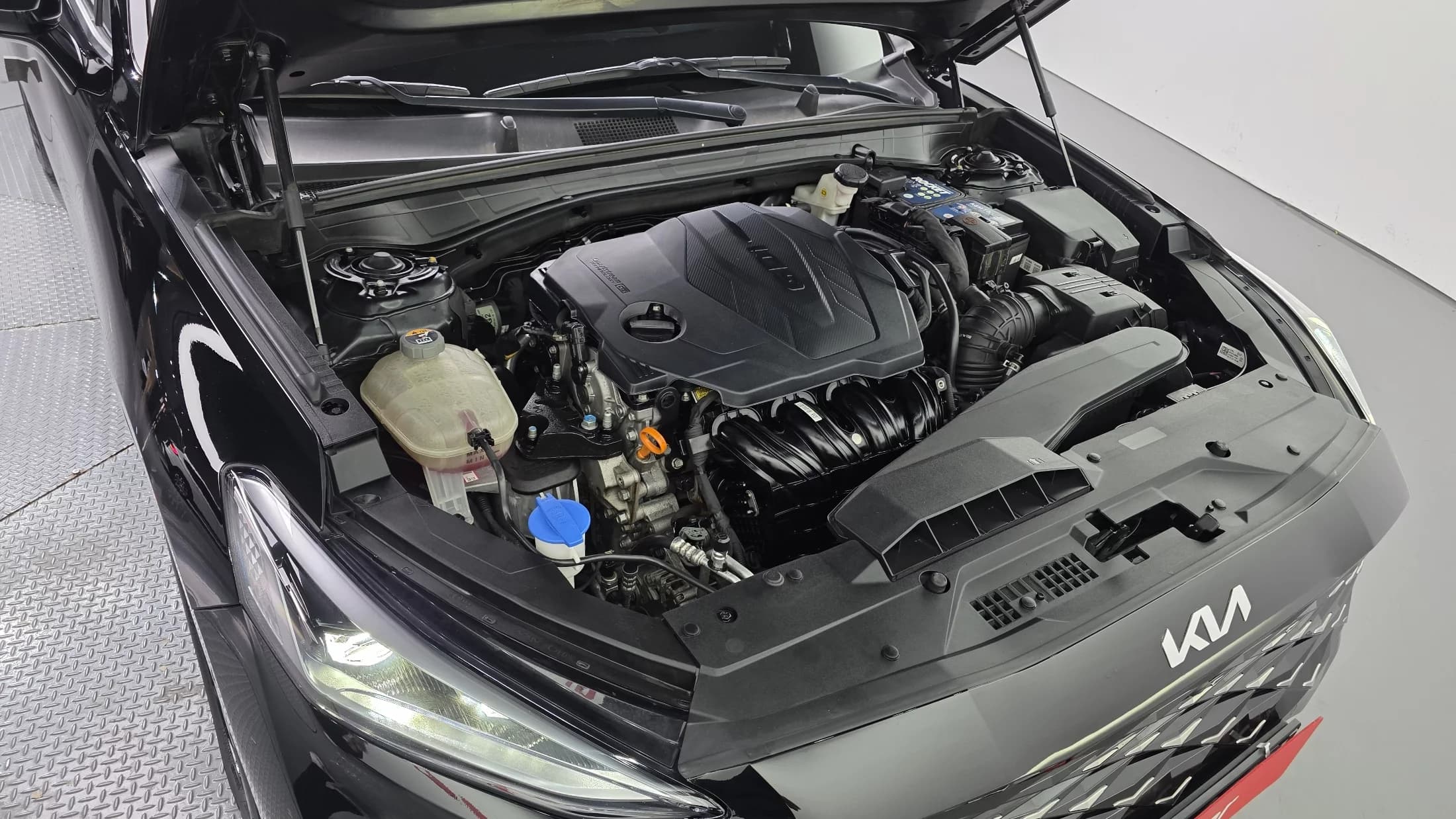 Kia K8 2.5 Gasoline 2WD Noblesse, 2021 г. 89509 км. — фото 6
