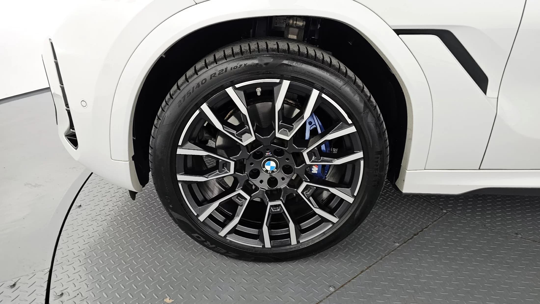 BMW X6 xDrive40i M Sport, 2023 г. 34839 км. — фото 5