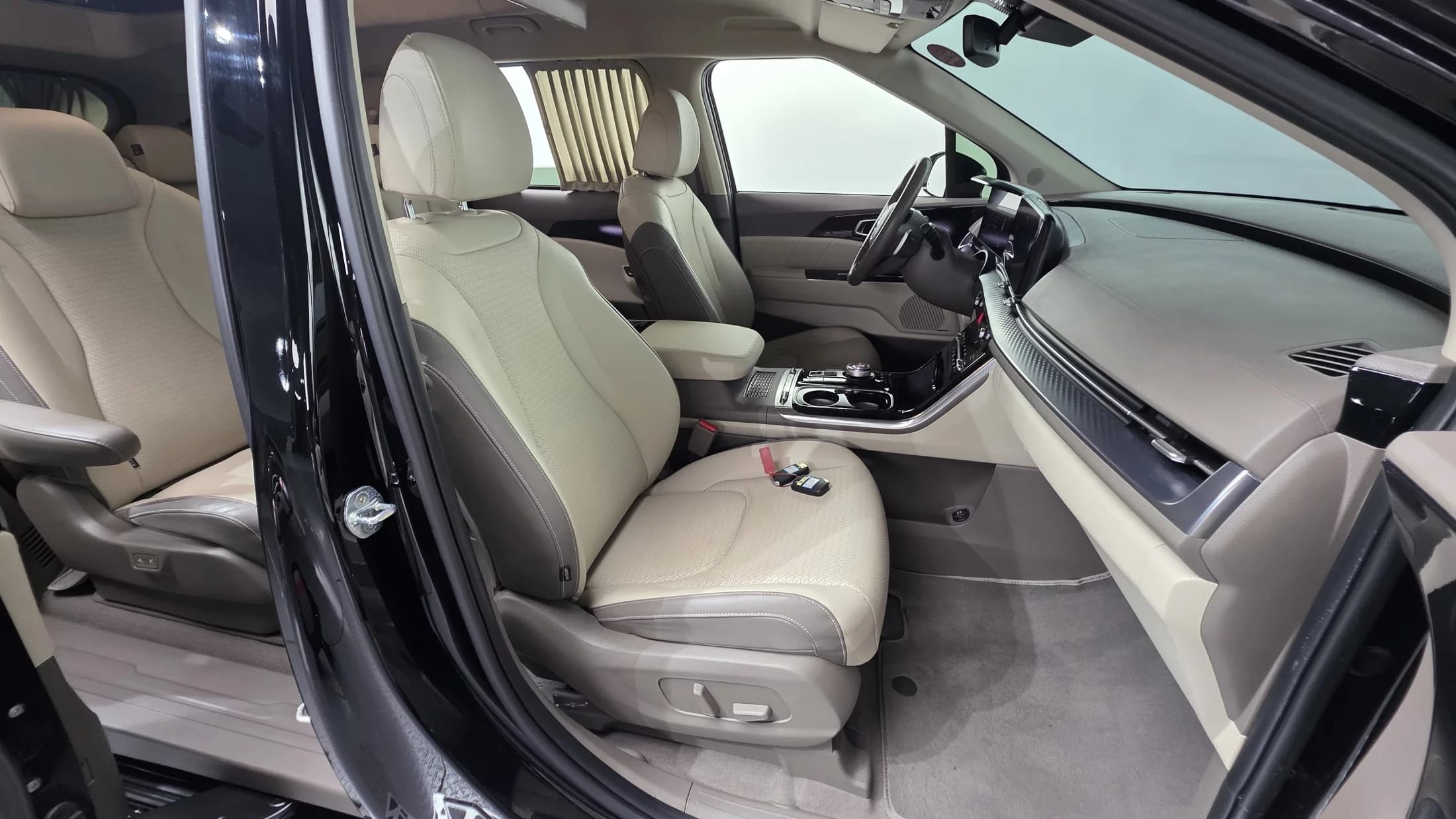 Kia Carnival Gasoline 9-Seater Hi-Limousine Signature, 2021 г. 113276 км. — фото 17