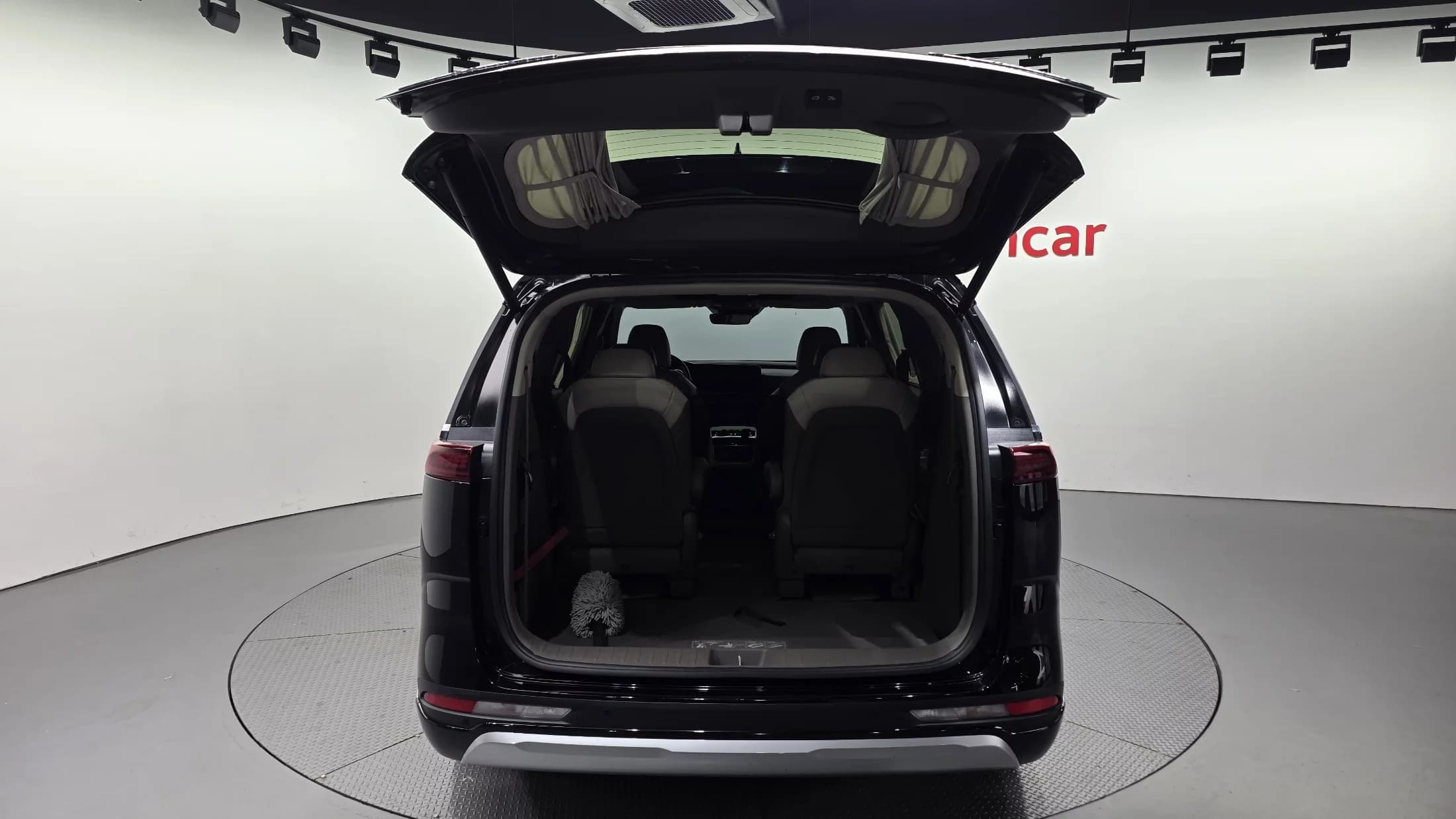 Kia Carnival Gasoline 9-Seater Hi-Limousine Signature, 2021 г. 113276 км. — фото 20