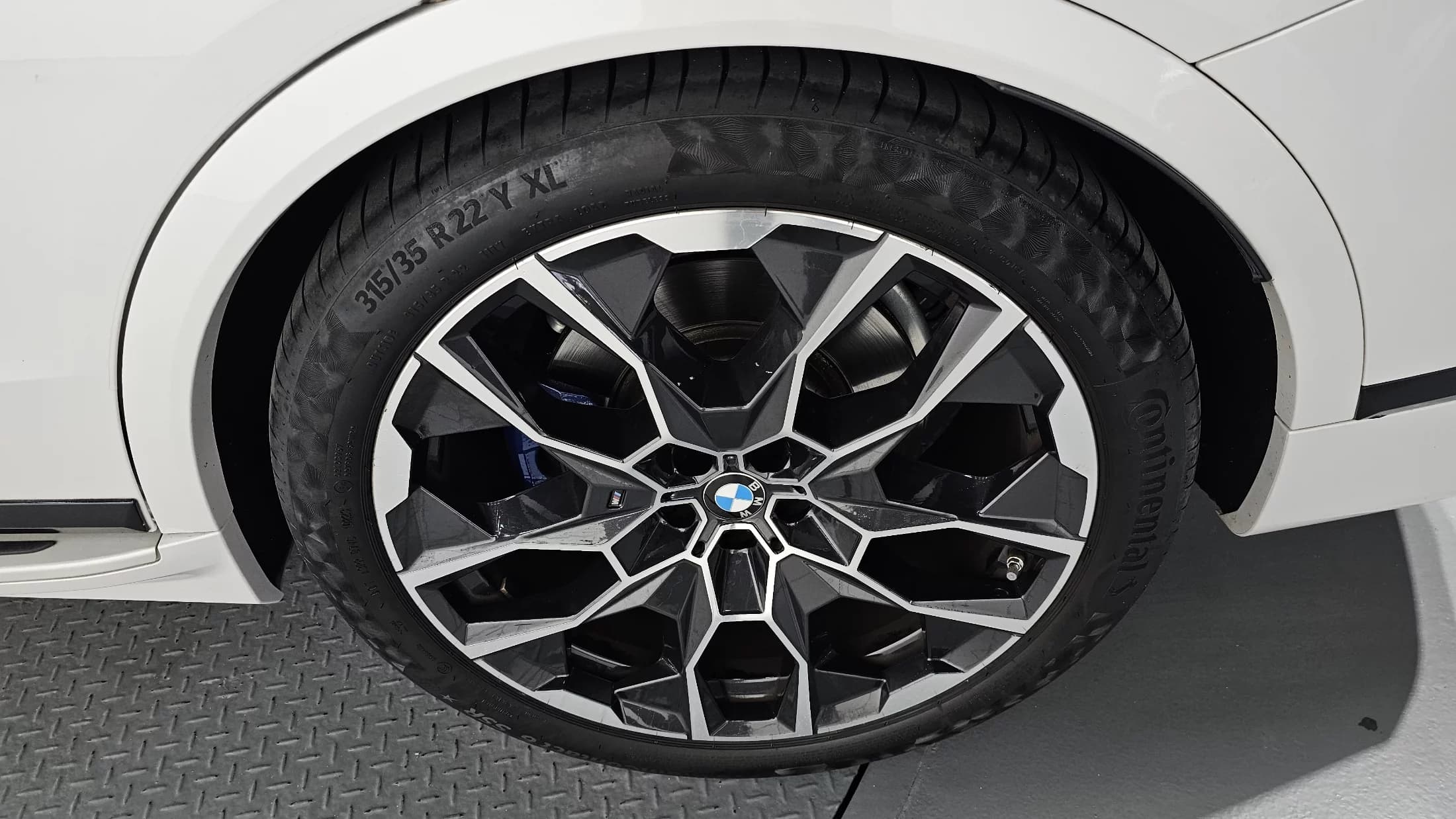 BMW X7 xDrive 40i M Sport 6STR, 2023 г. 34736 км. — фото 5