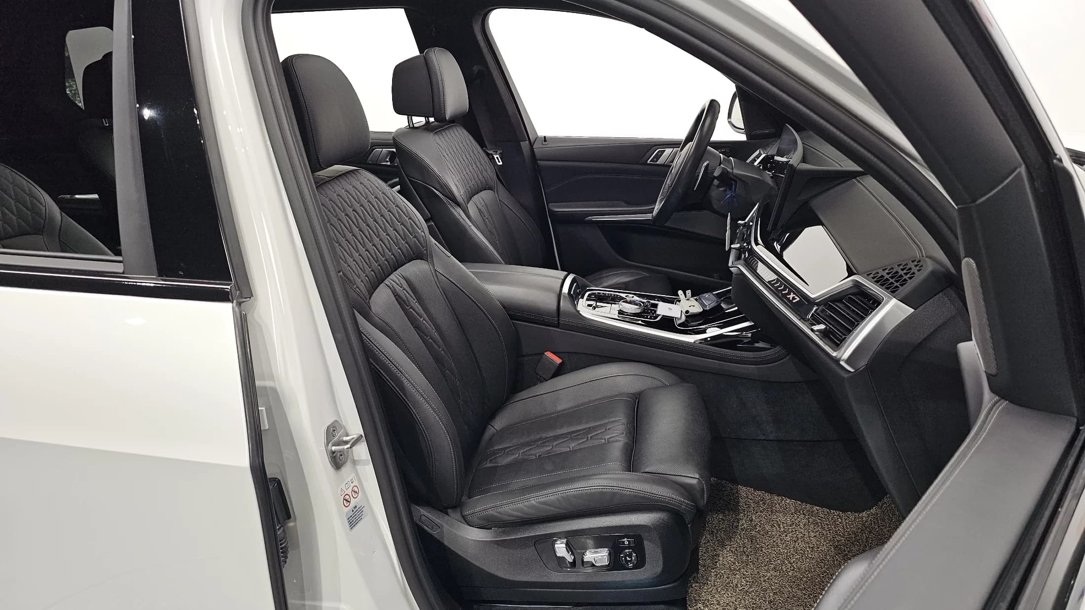 BMW X7 xDrive 40i M Sport 6STR, 2023 г. 34736 км. — фото 10