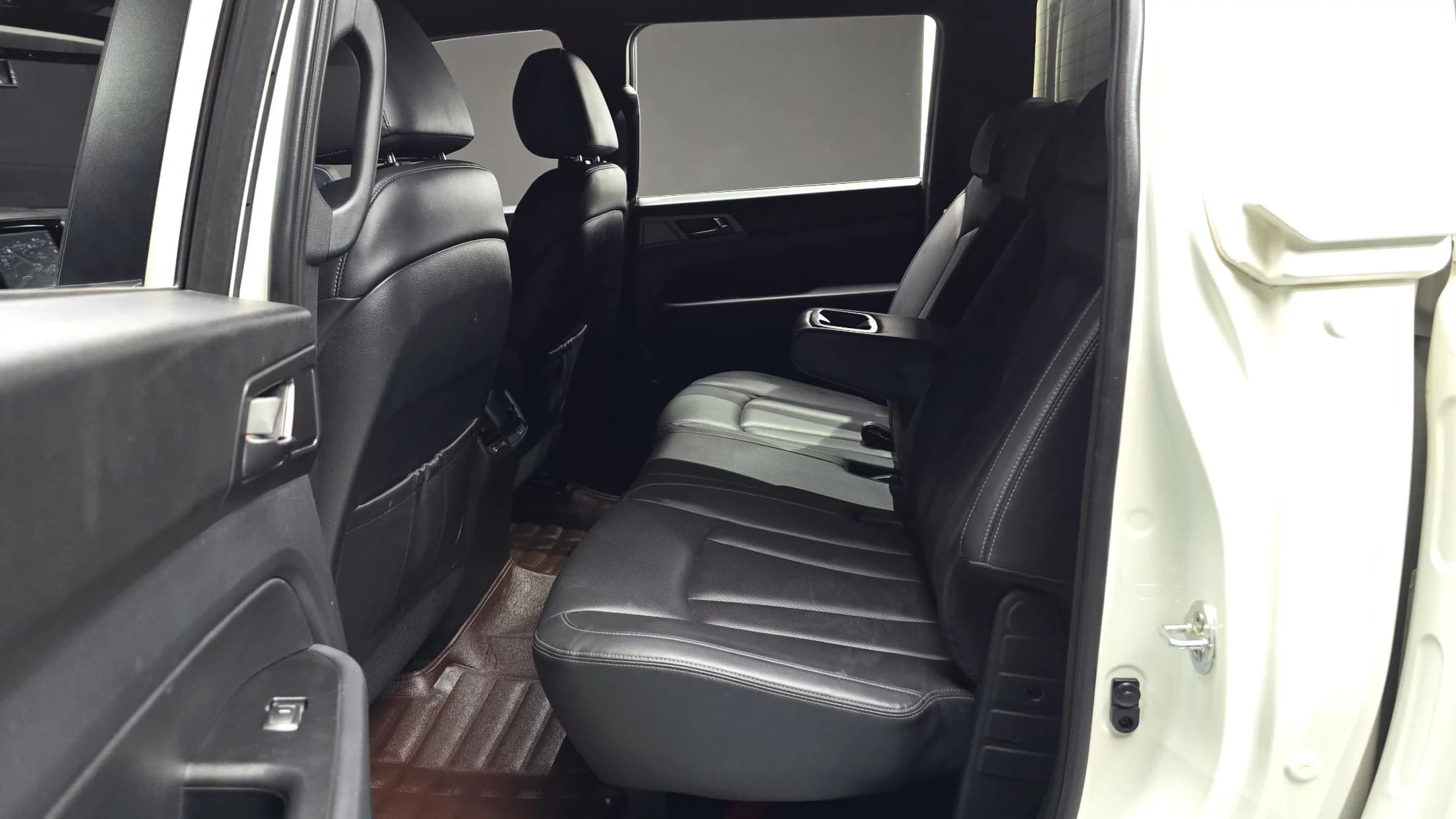 SsangYong Rexton Diesel 2.2 4WD Prestige, 2021 г. 75570 км. — фото 12
