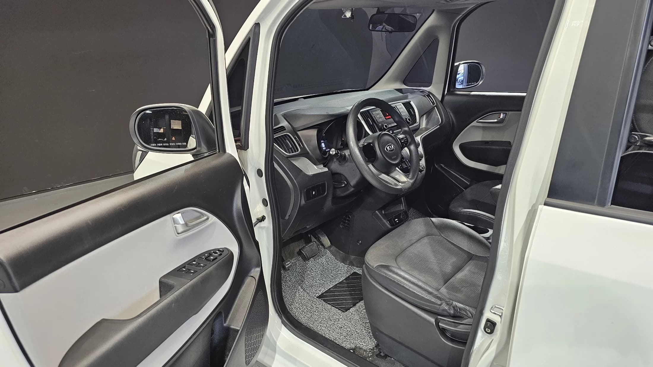 Kia RAY Van Prestige, 2021 г. 91214 км. — фото 11