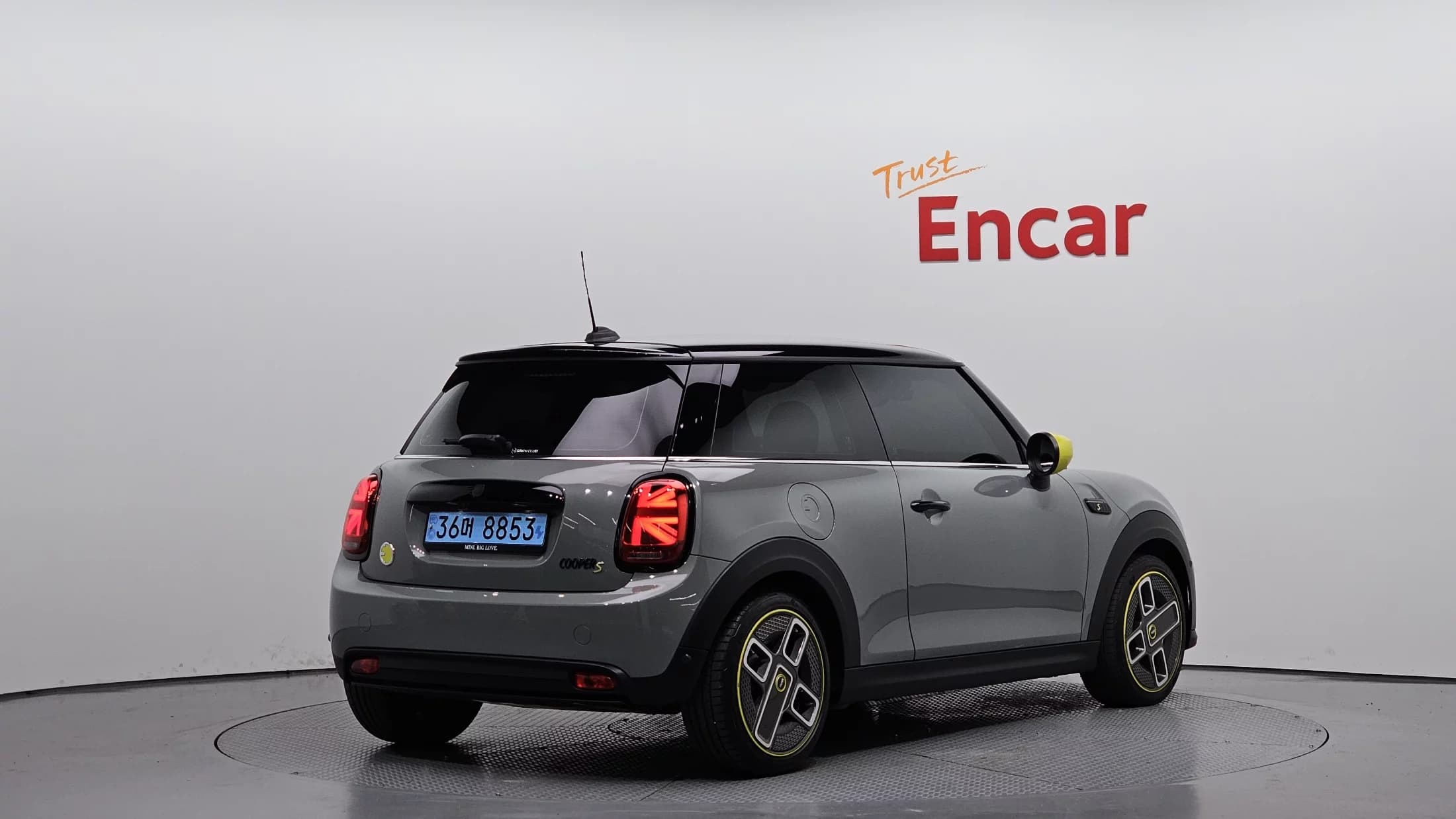 MINI Cooper SE Electric 3rd, электромобиль, 2022 г. 11521 км. — фото 2