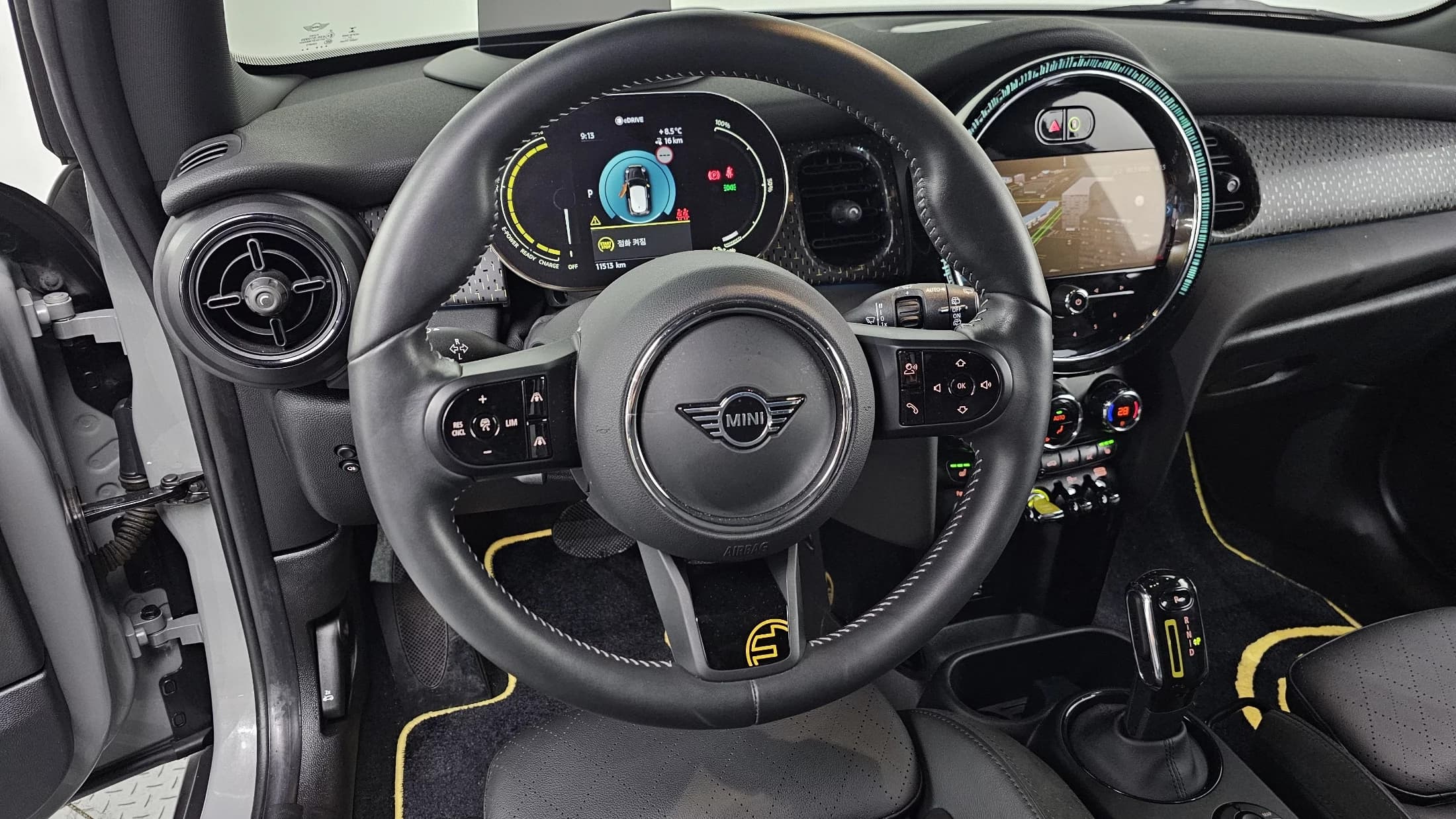 MINI Cooper SE Electric 3rd, электромобиль, 2022 г. 11521 км. — фото 13