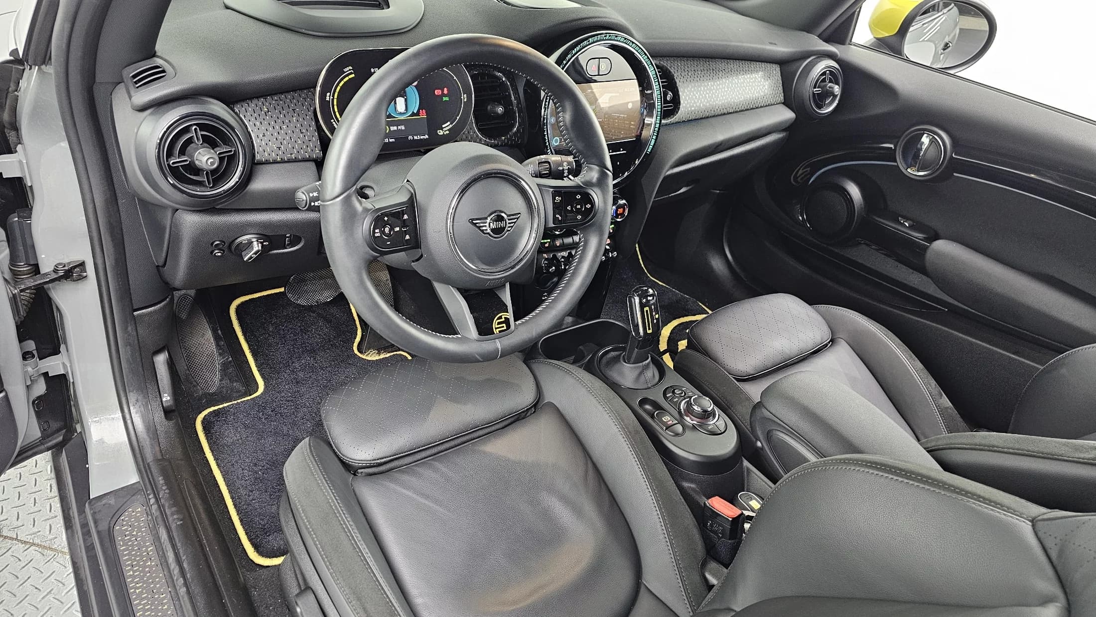 MINI Cooper SE Electric 3rd, электромобиль, 2022 г. 11521 км. — фото 7