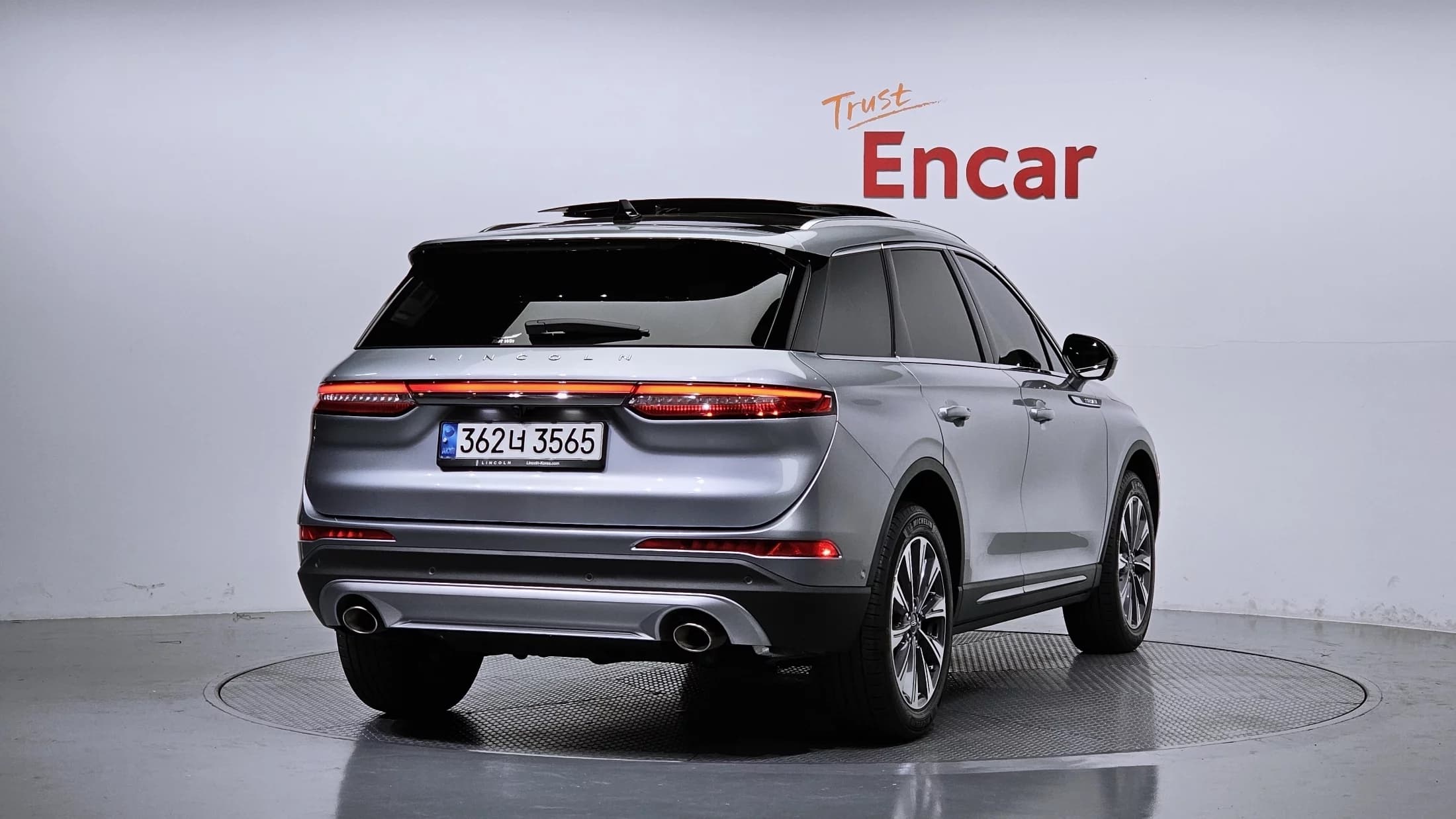 Lincoln Corsair 2.0 Reserve AWD, 2021 г. 41141 км. — фото 2