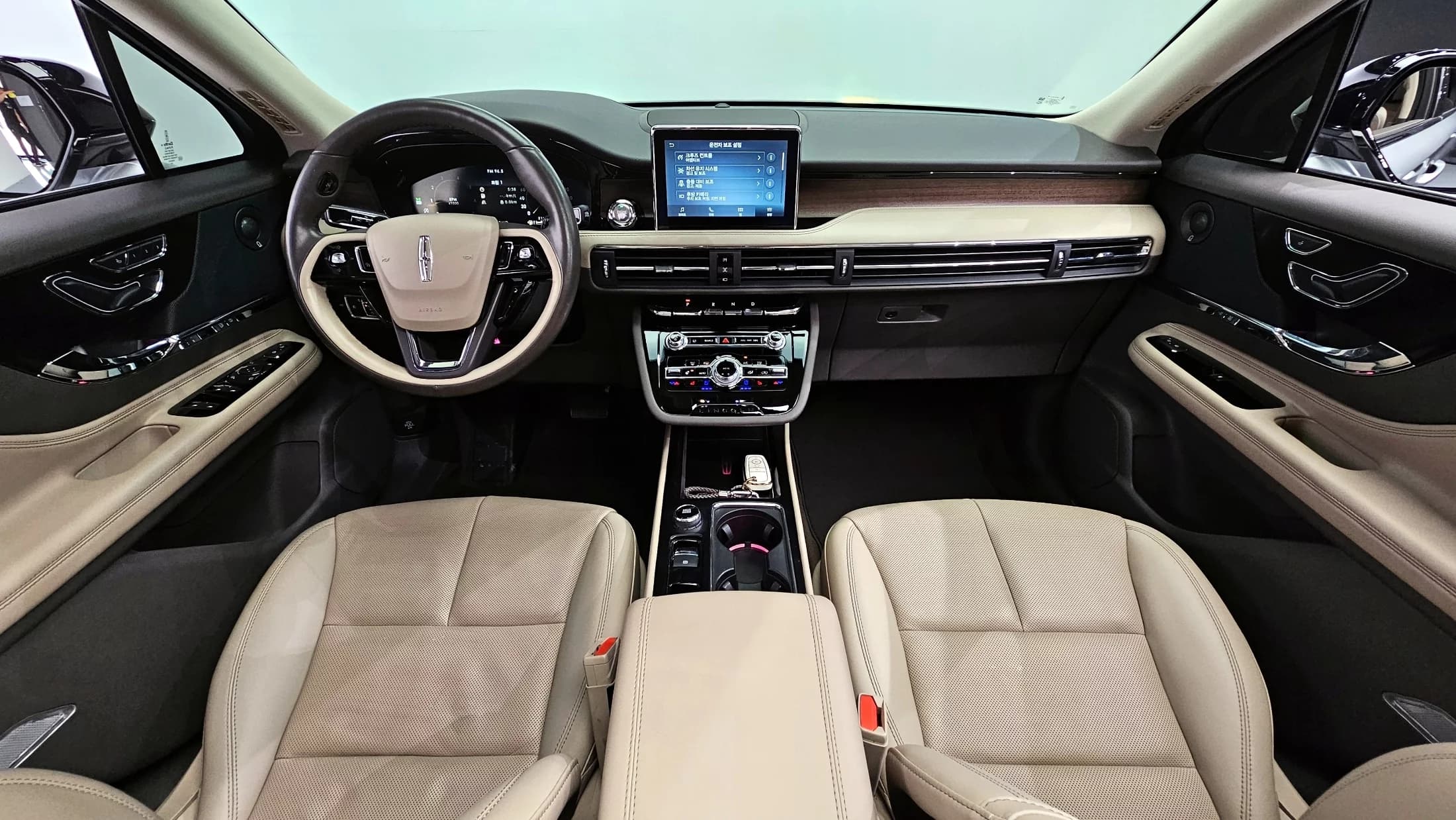 Lincoln Corsair 2.0 Reserve AWD, 2021 г. 41141 км. — фото 7