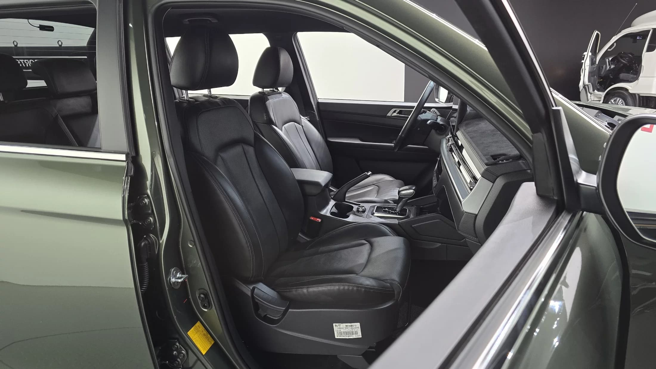 SsangYong Rexton Diesel 2.2 4WD Culman Prestige, 2023 г. 71009 км. — фото 12