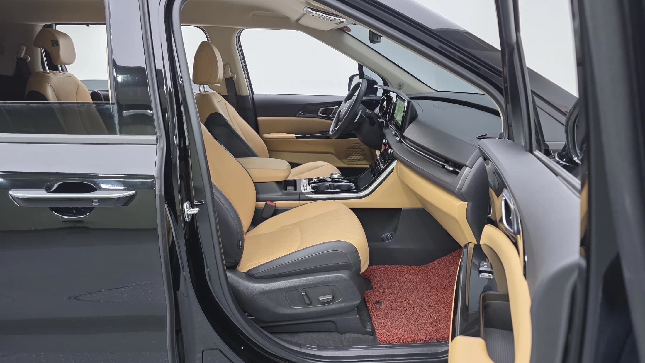 Kia Carnival 9-Seater Noblesse, 2023 г. 44720 км. — фото 11