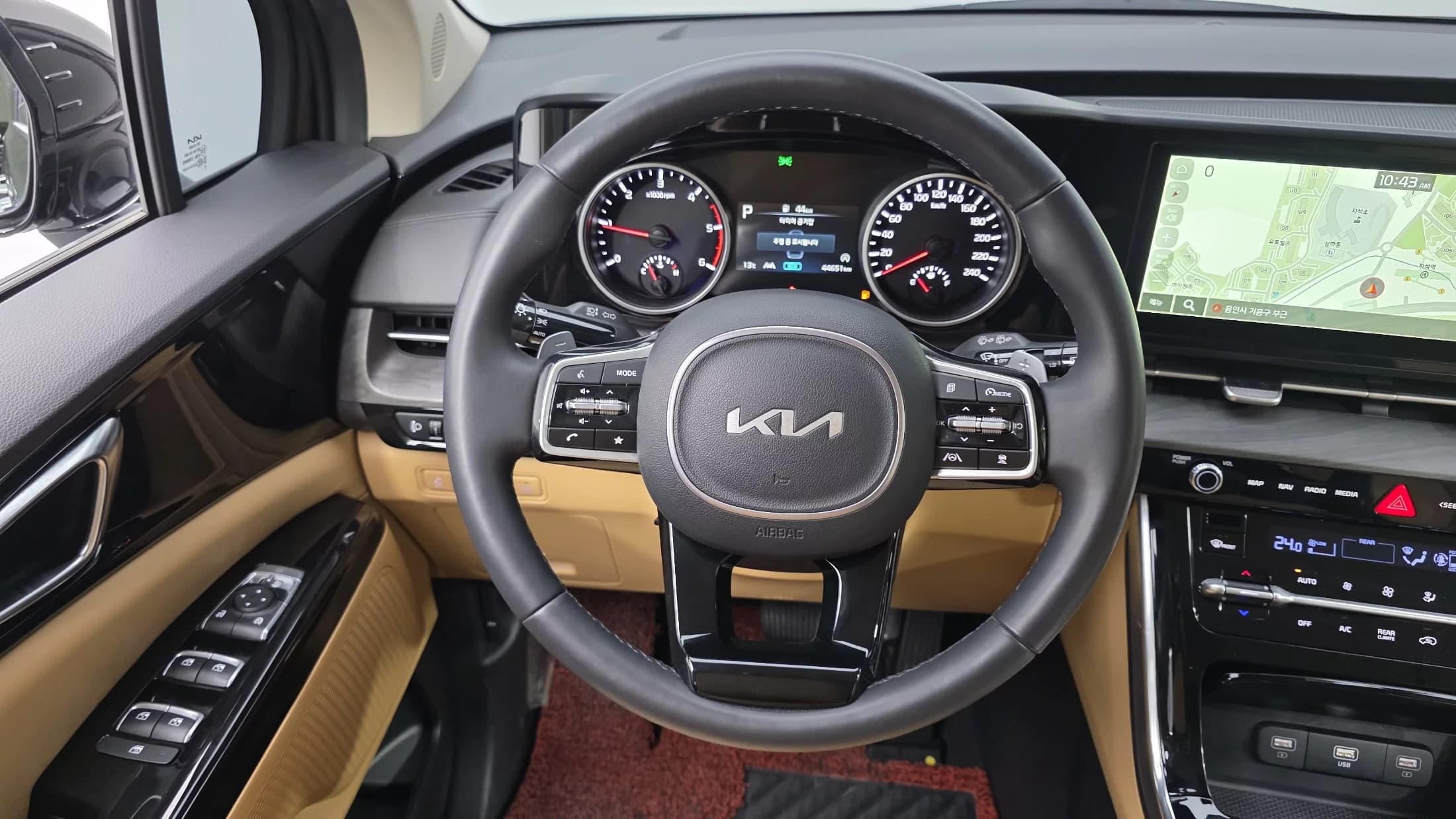 Kia Carnival 9-Seater Noblesse, 2023 г. 44720 км. — фото 13