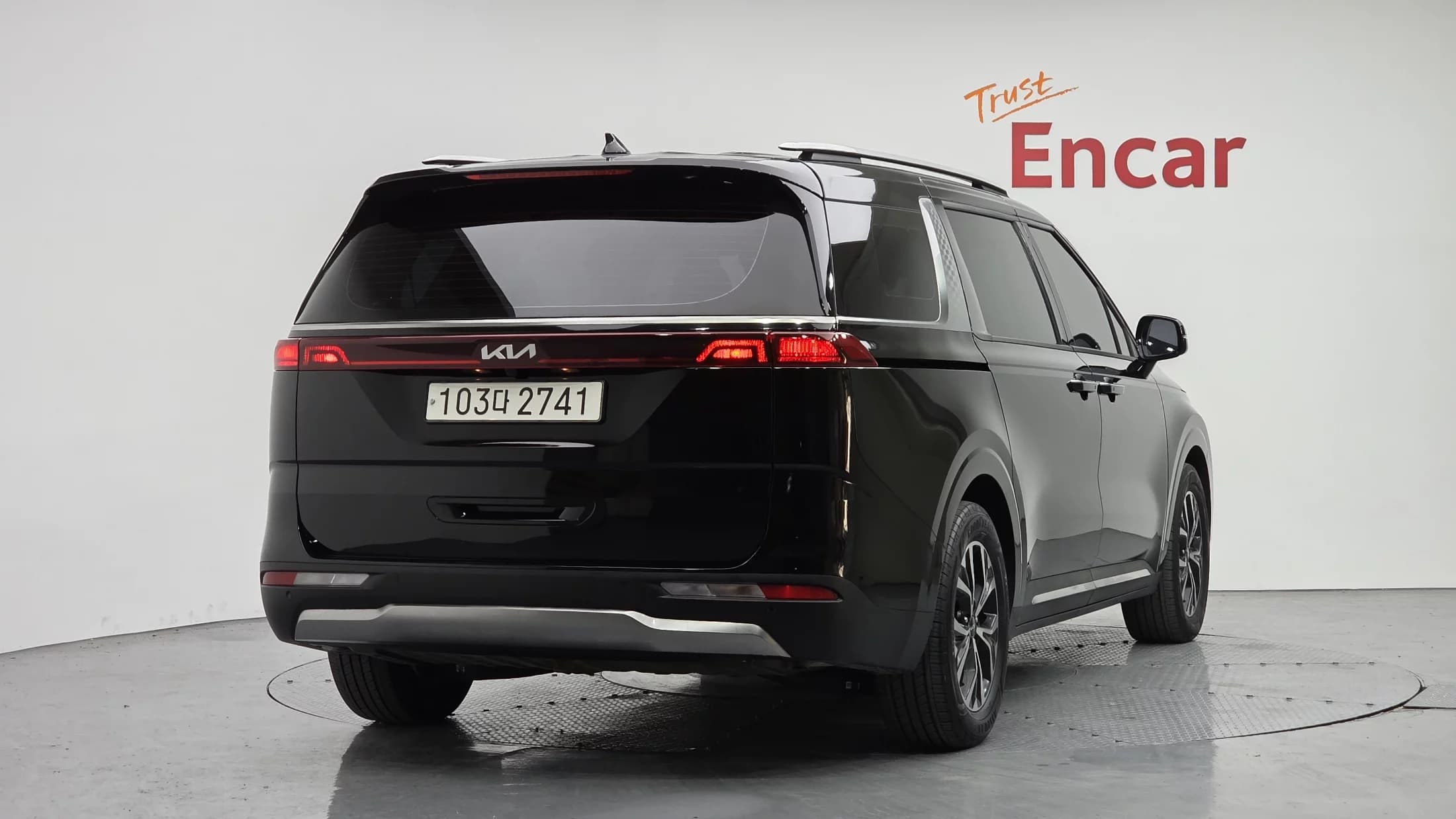 Kia Carnival 9-Seater Noblesse, 2023 г. 44720 км. — фото 4